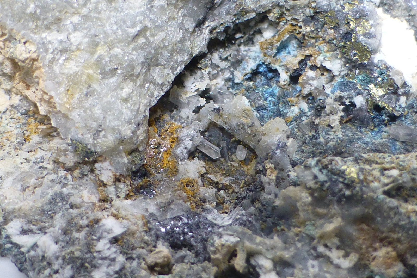 Cerusita
Encuadre 3x2cm aprox.
(Autor: heat00)