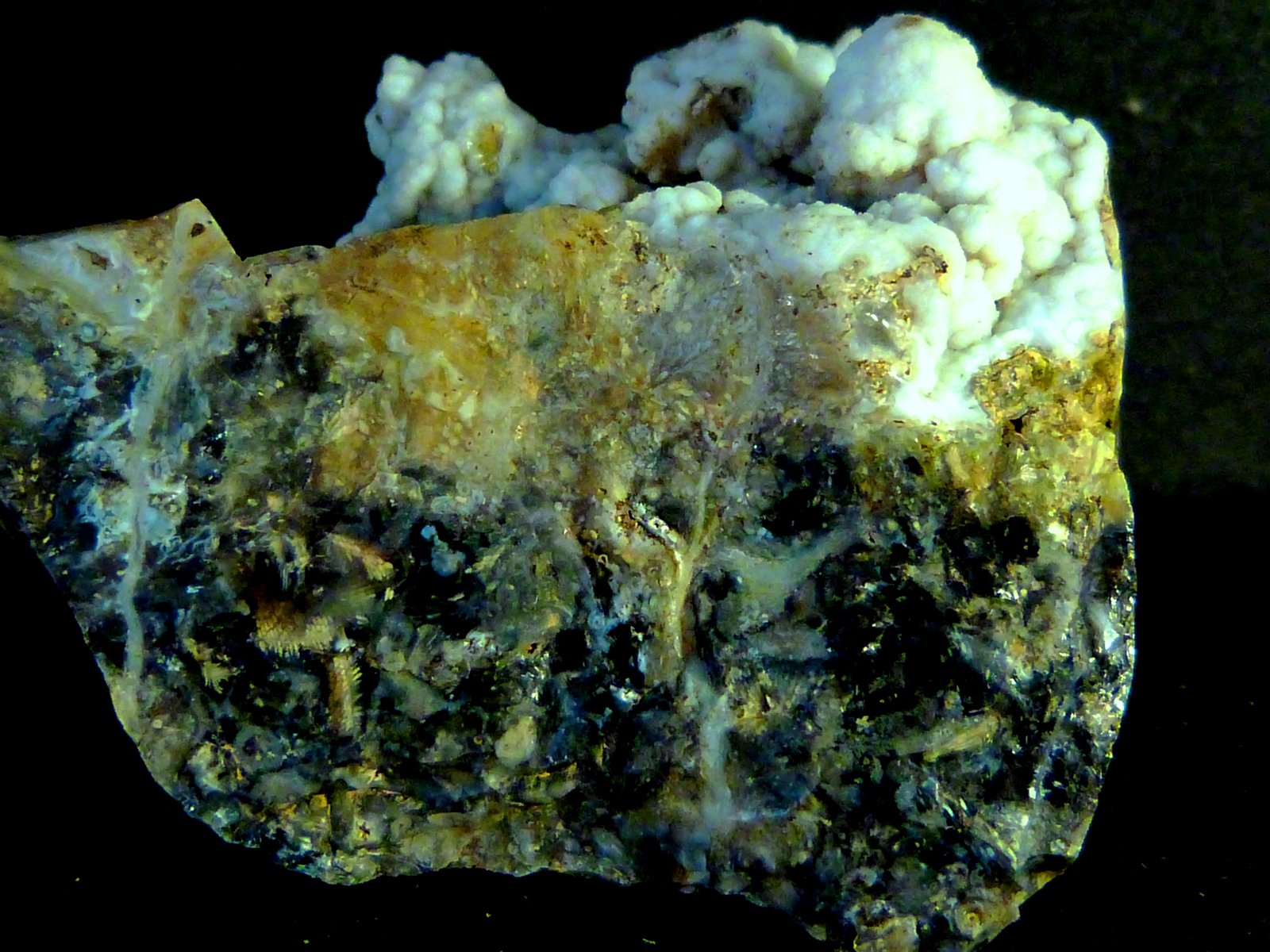 Cuarzo (variedad calcedonia)
5,5 x 4 x 4 cm.
(Autor: Felipe Abolafia)