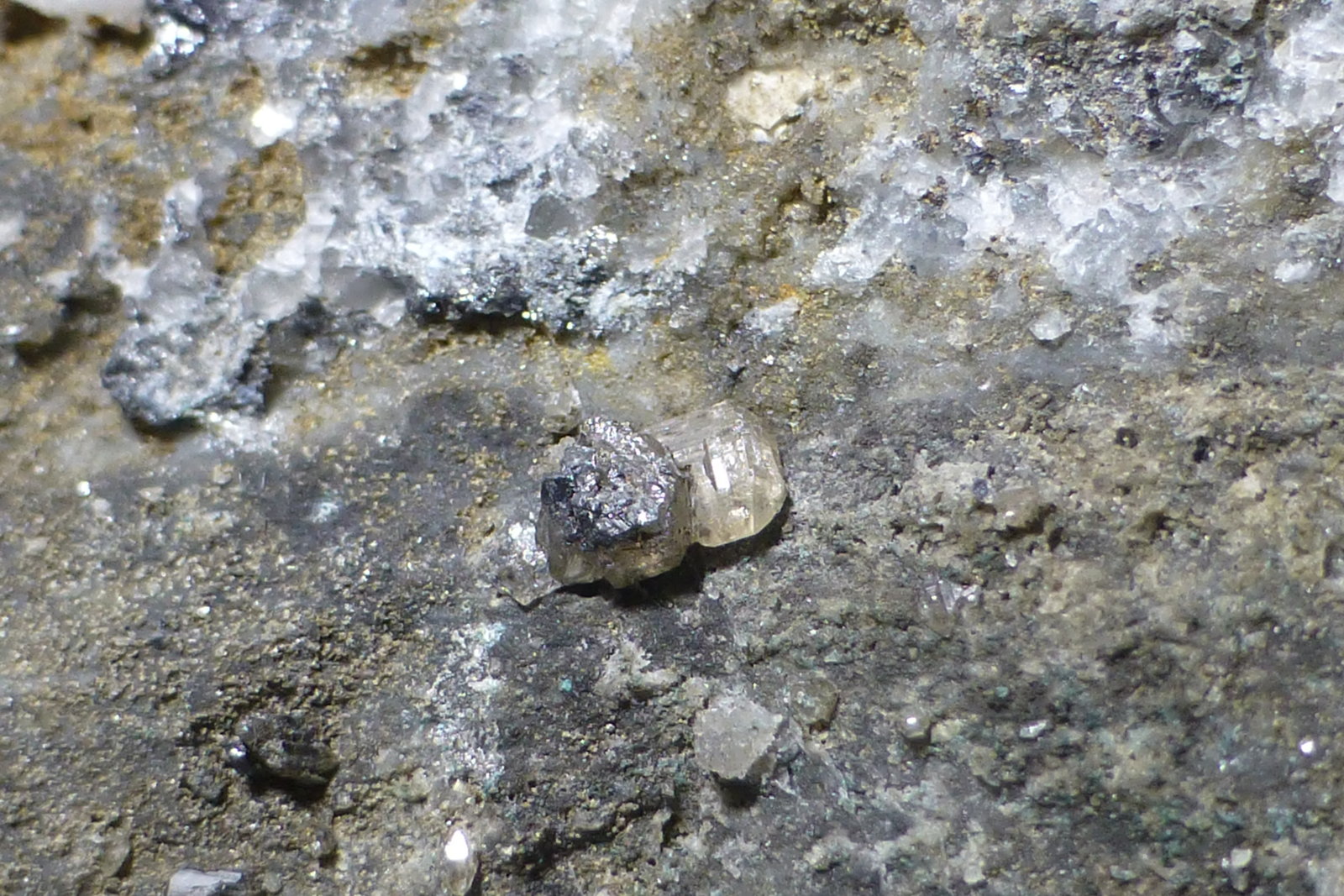 Anglesita
Encuadre 3x2cm aprox.
(Autor: heat00)