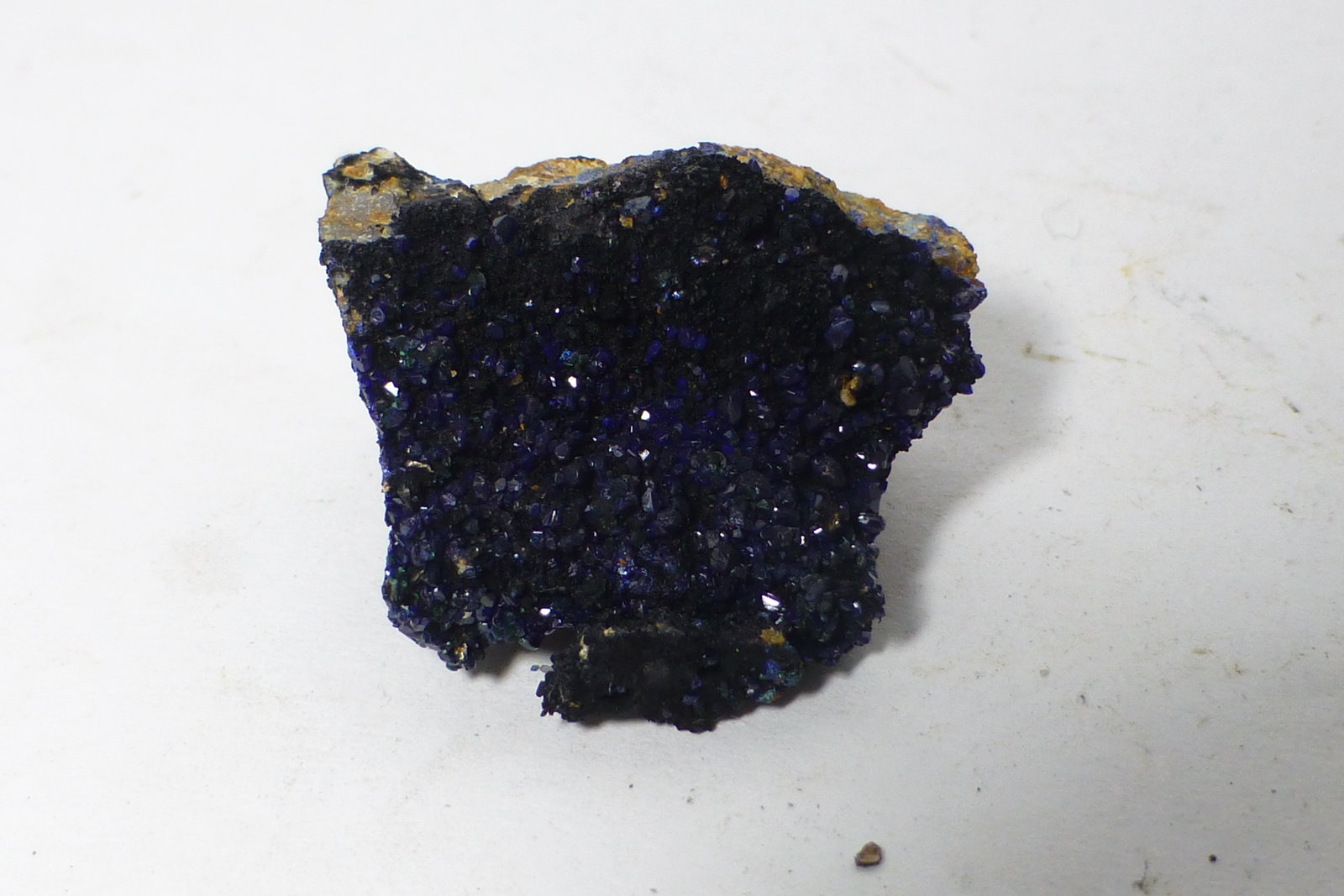 Azurita
2x2cm aprox
(Autor: heat00)
