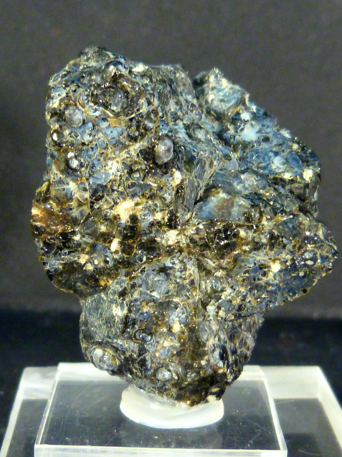 Obsidiana
3,5 x 4,5 x 2,5 cm.
(Autor: Felipe Abolafia)