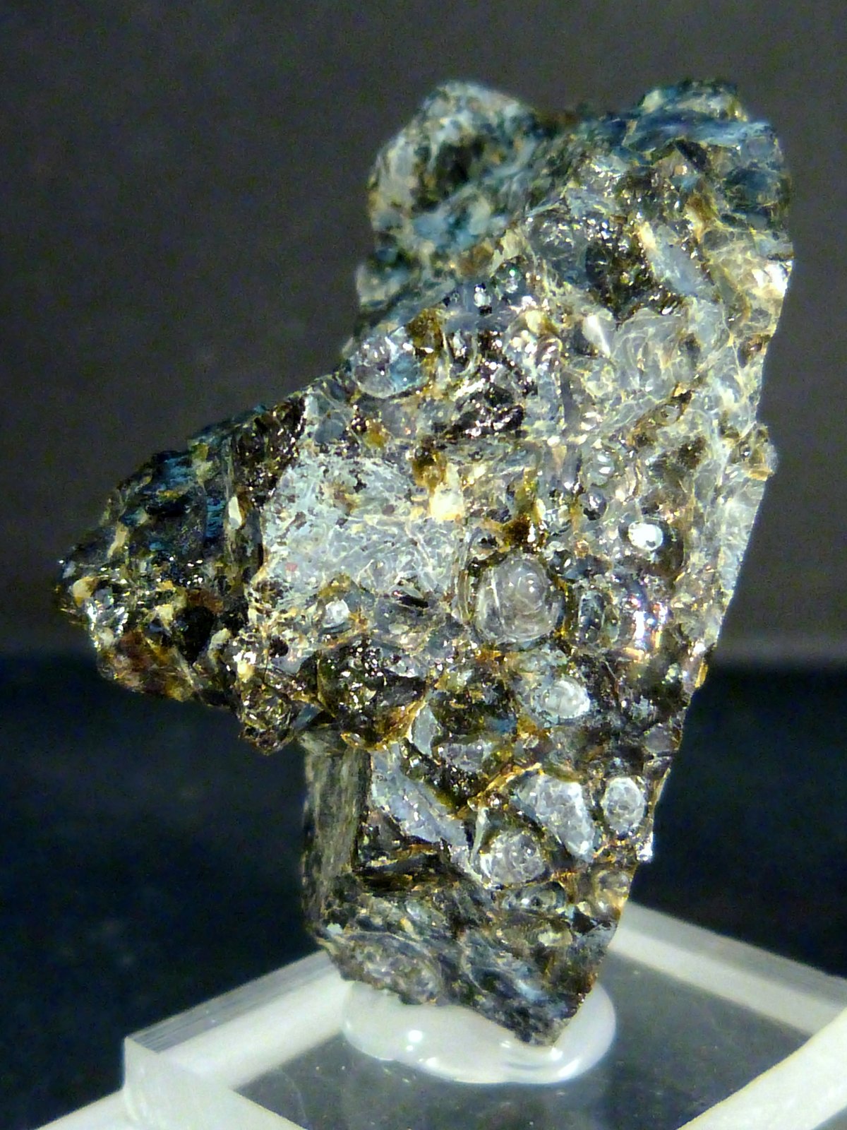 Obsidiana
3,5 x 4,5 x 2,5 cm.
(Autor: Felipe Abolafia)