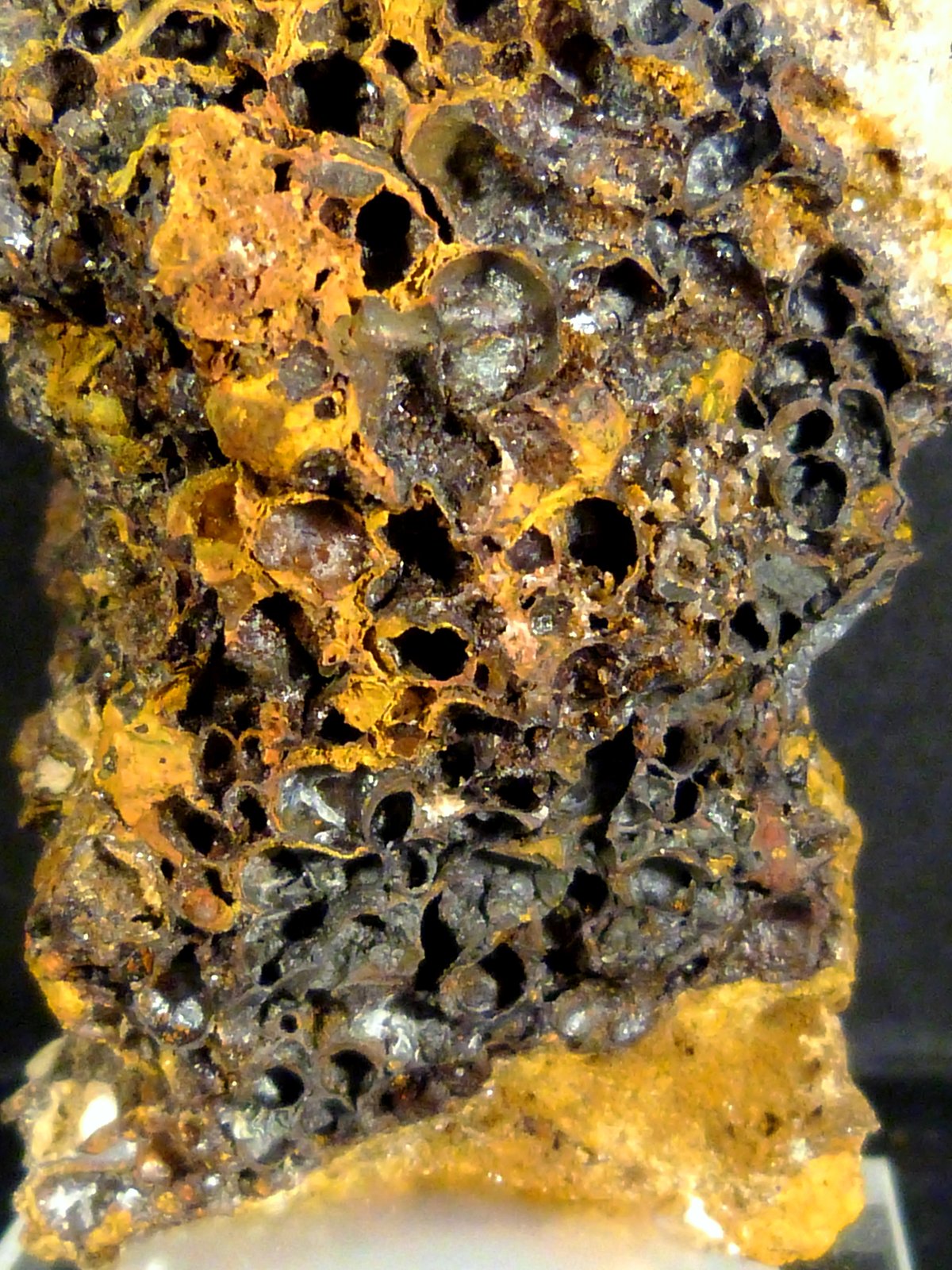 Goethita
4 x 8,5 x 4 cm.
(Autor: Felipe Abolafia)