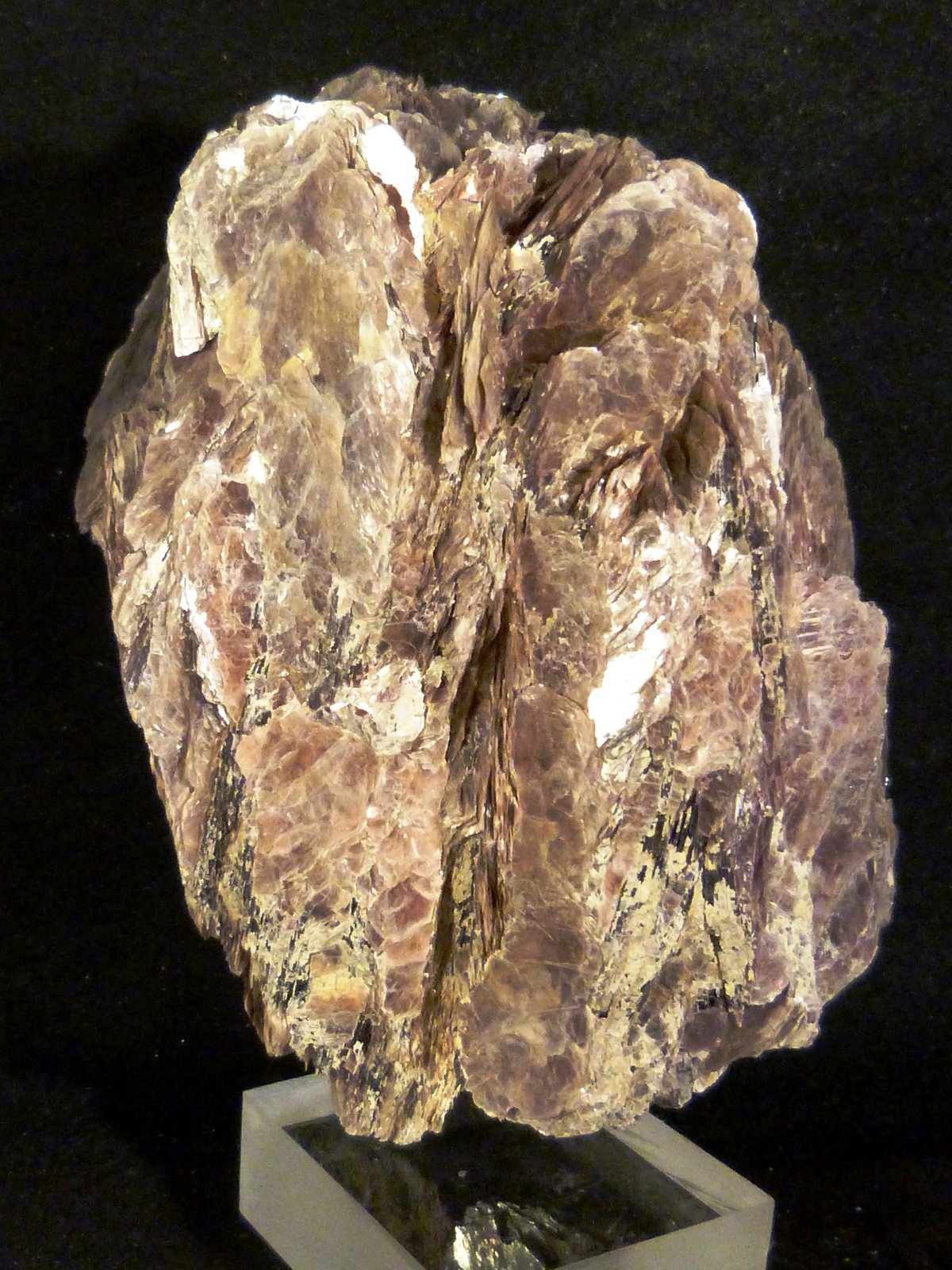 Lepidolita
8 x 13 x 7 cm.
(Autor: Felipe Abolafia)