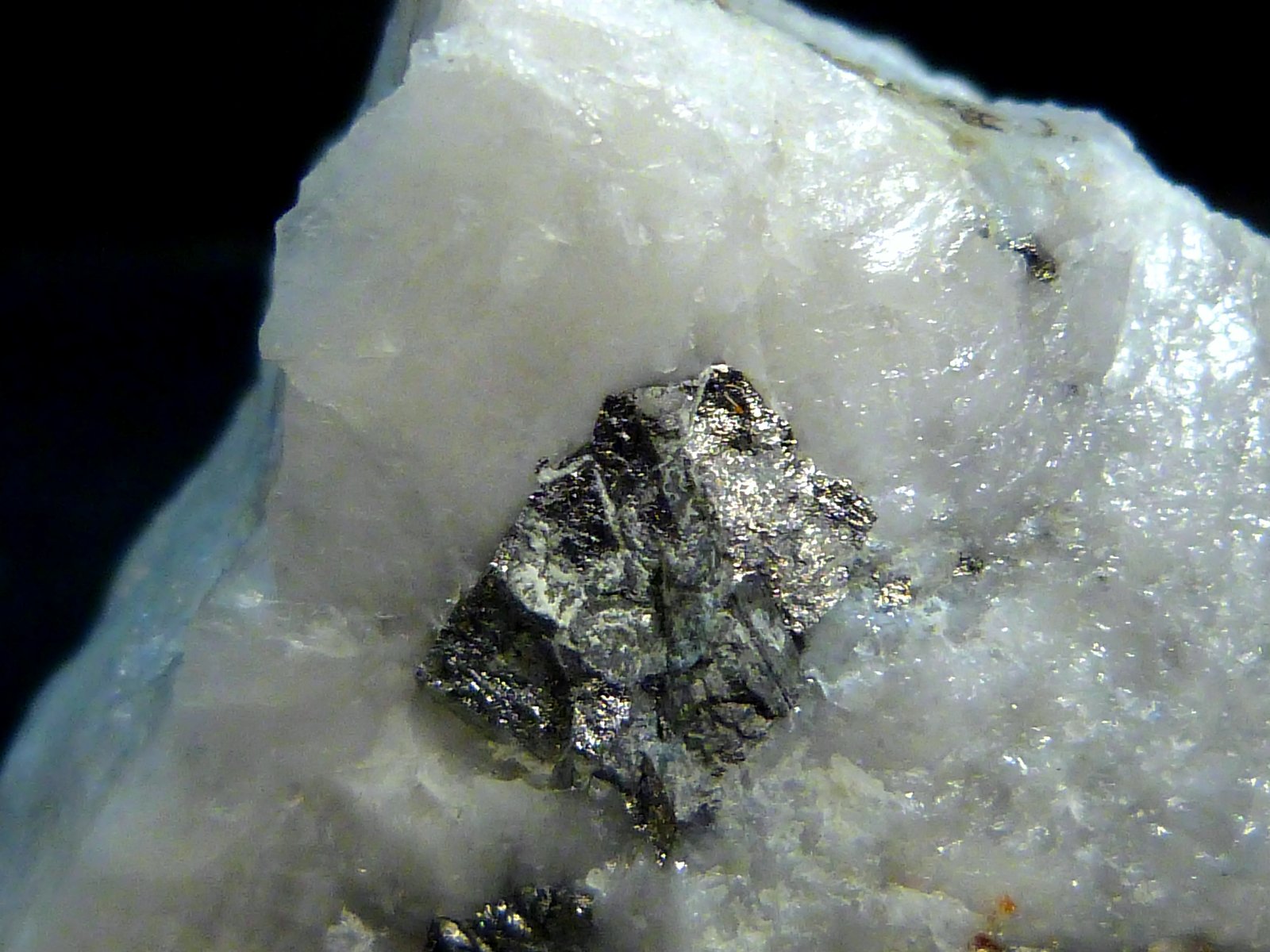 Arsenopirita
5 x 5 x 3,5 cm.
(Autor: Felipe Abolafia)