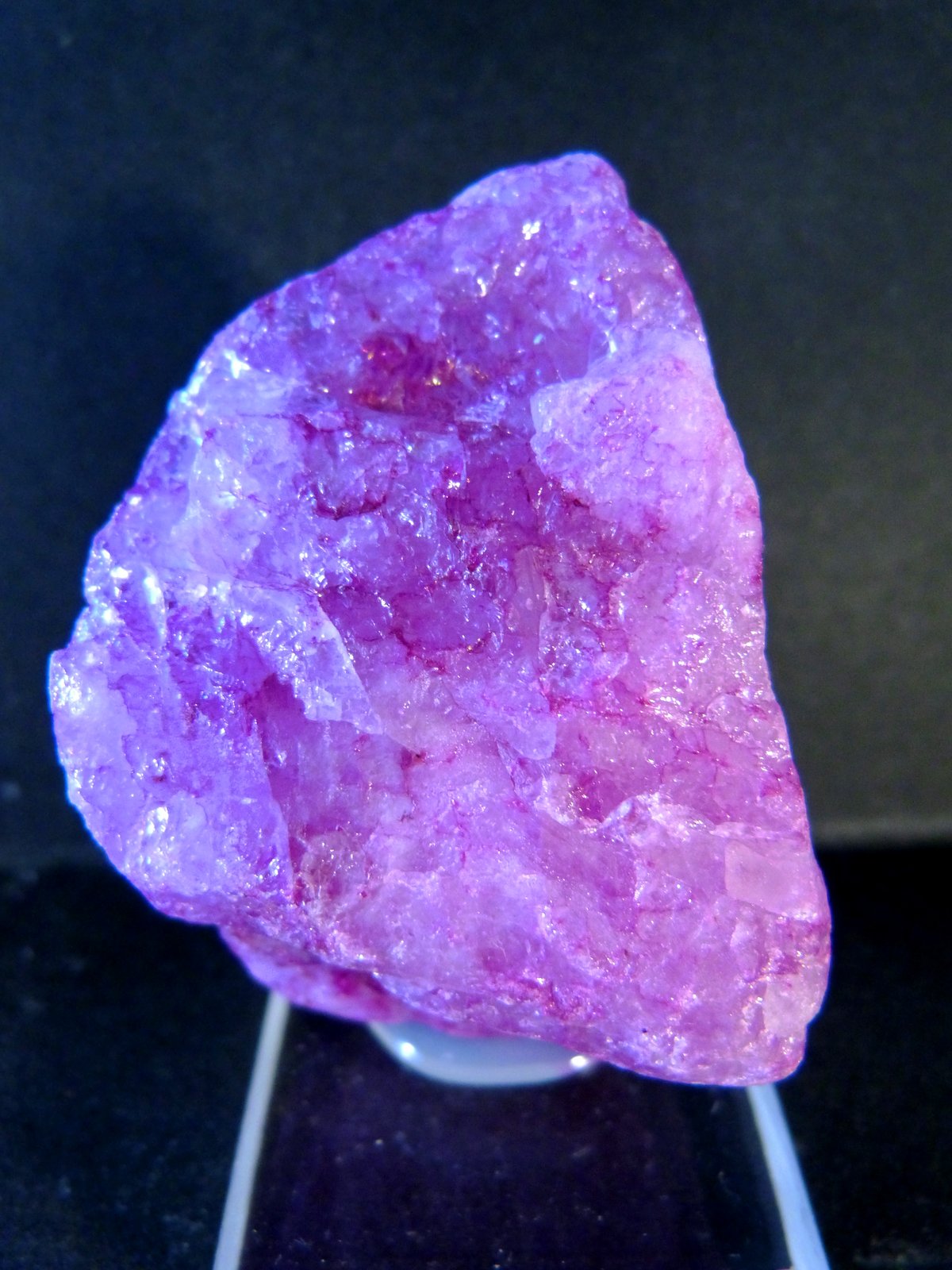 Cuarzo (variedad cuarzo rosa)
4,5 x 6 x 3,5 cm.
(Autor: Felipe Abolafia)