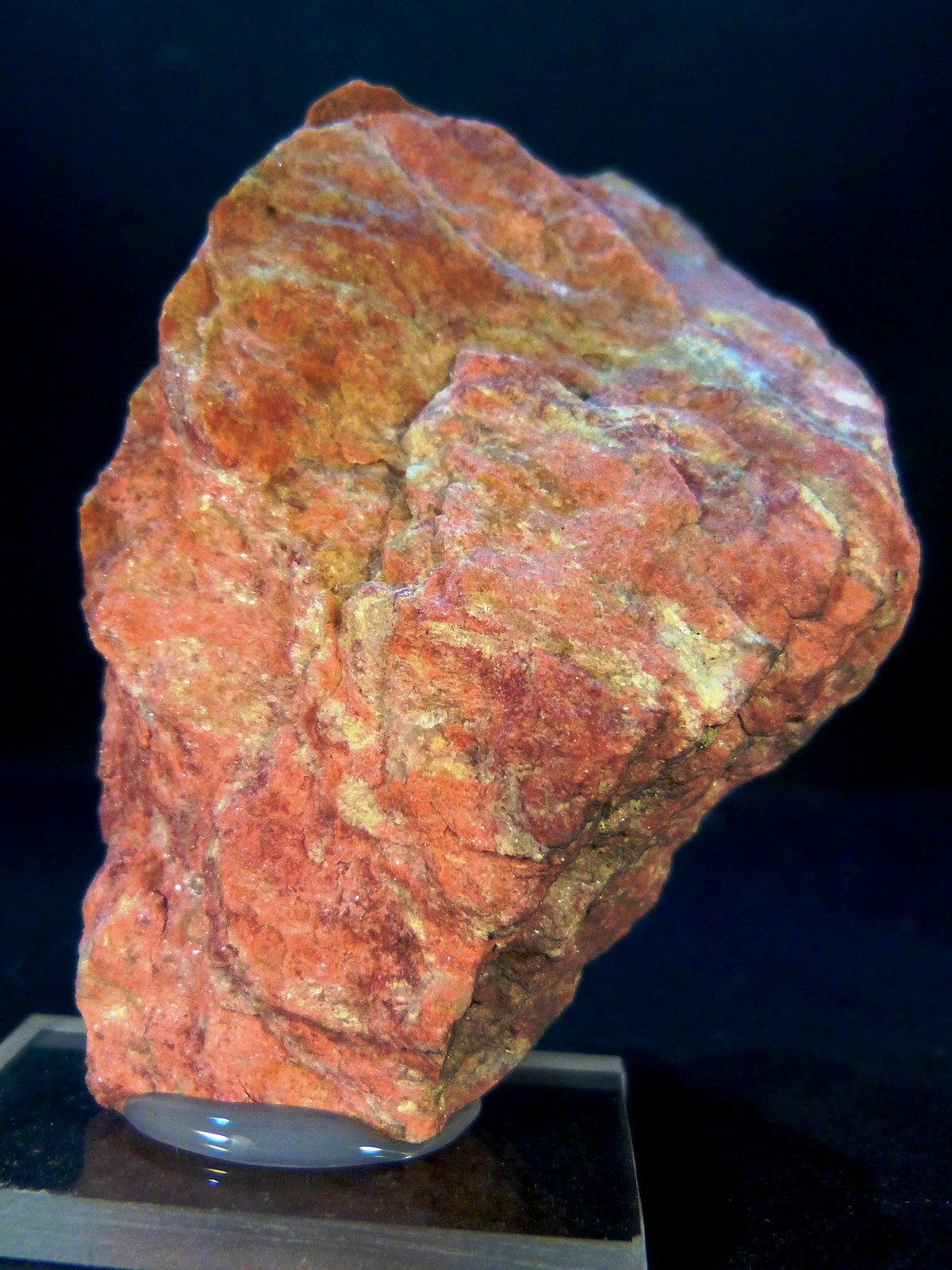 Zoisita (variedad thulita)
5 x 7 x 3 cm.
(Autor: Felipe Abolafia)