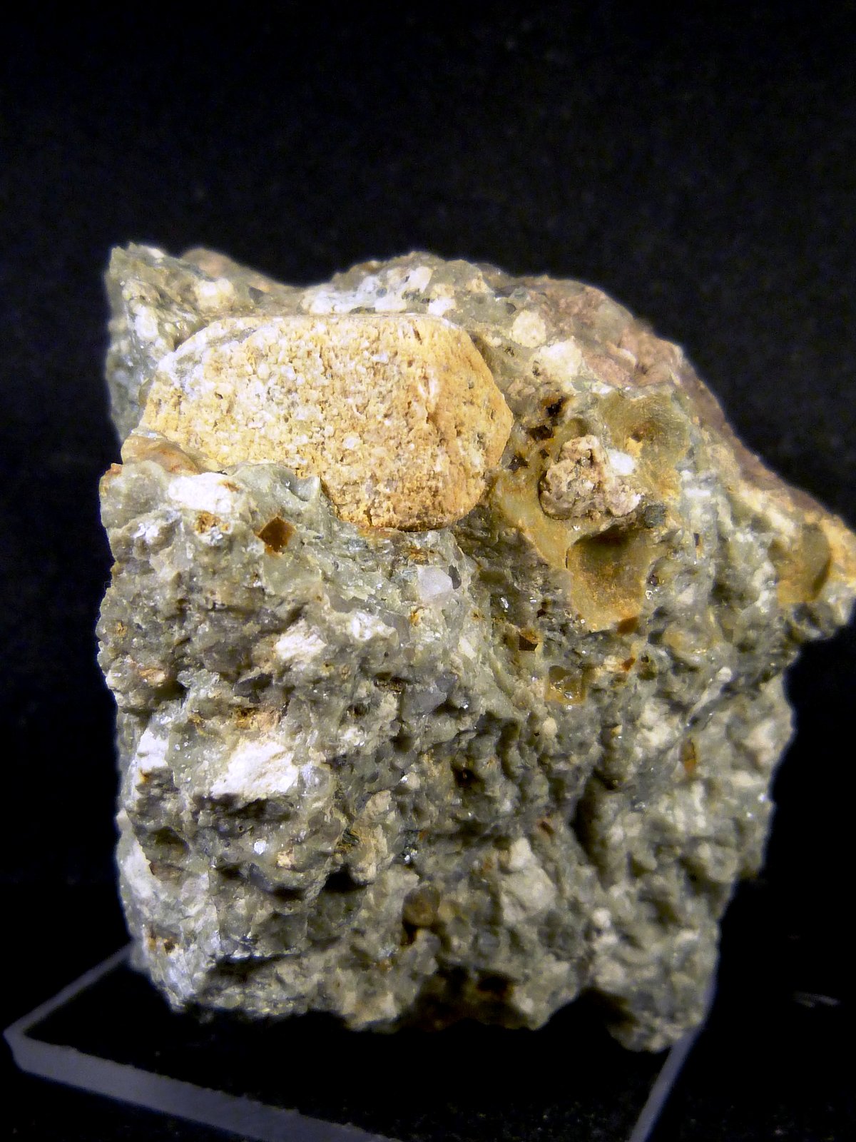 Ortoclasa
6 x 6 x 5 cm.
(Autor: Felipe Abolafia)