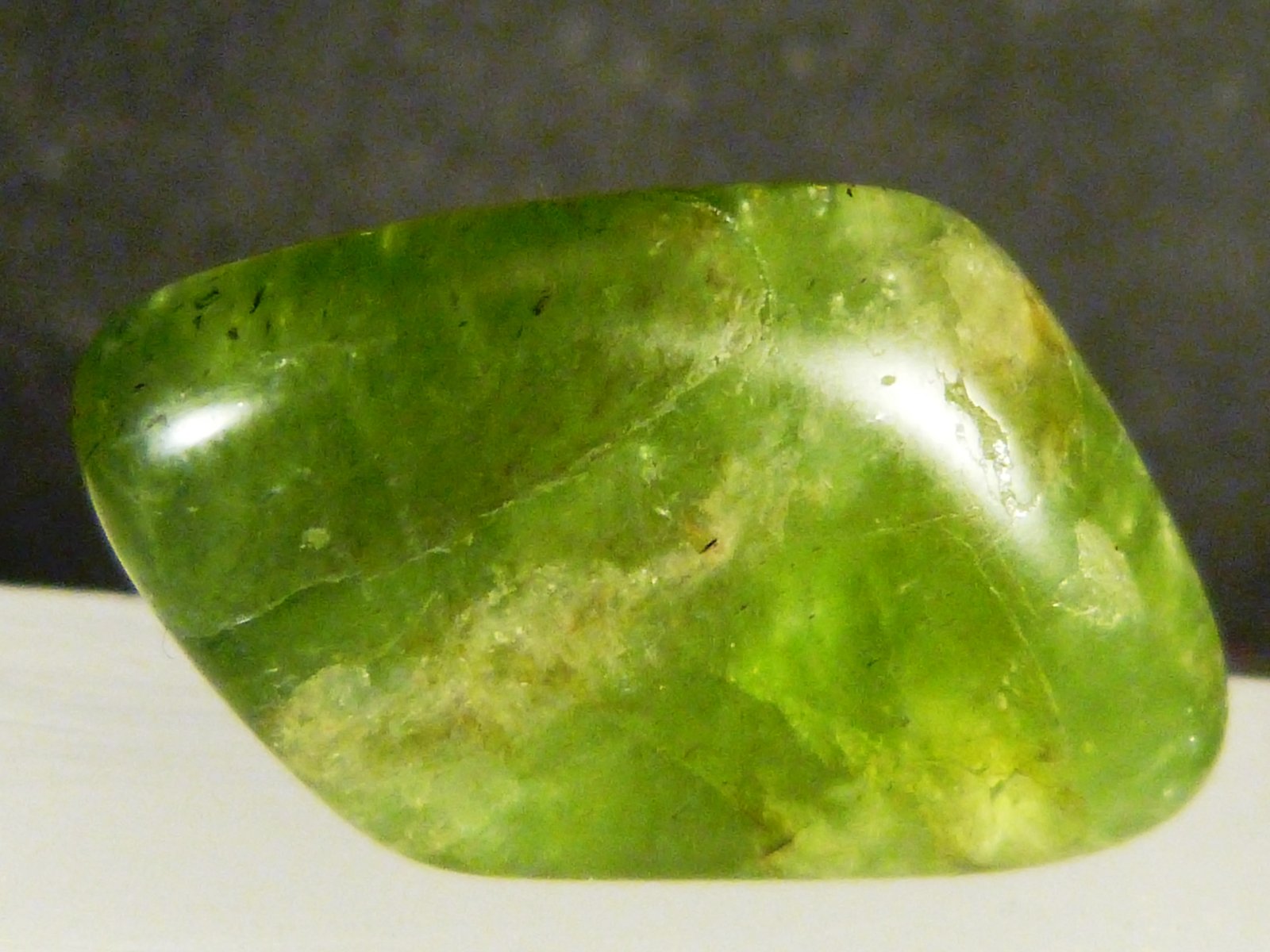 Forsterita (variedad peridoto)
3 x 2 x 1,5 cm.
(Autor: Felipe Abolafia)