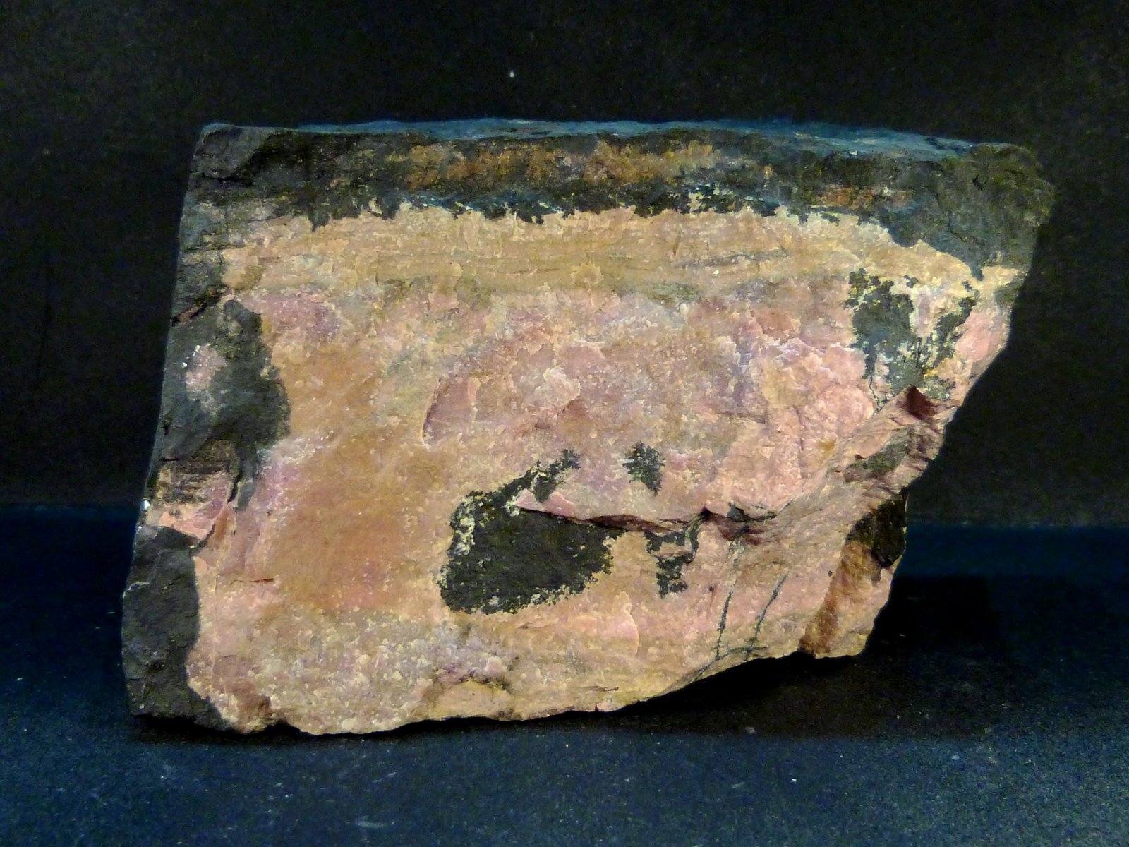 Piroxmangita
10 x 7 x 5 cm.
(Autor: Felipe Abolafia)
