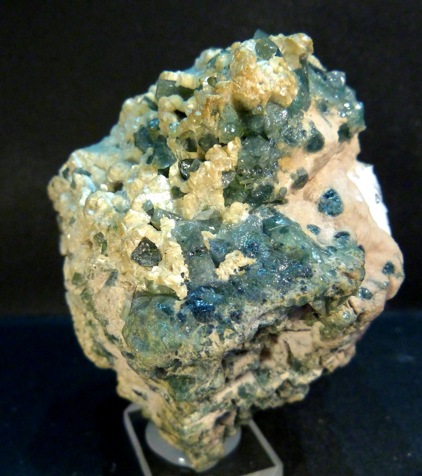 Elbaita (variedad verdelita)
8 x 8 x 6 cm.
(Autor: Felipe Abolafia)