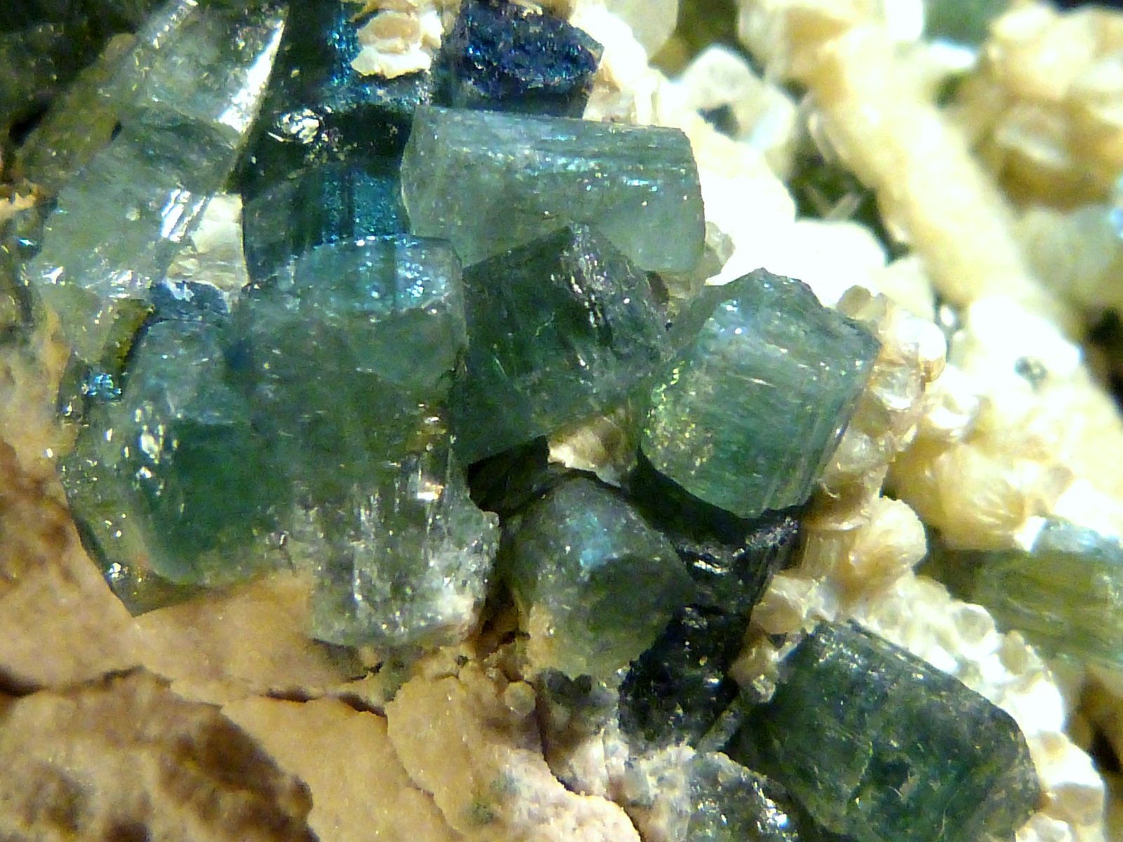 Elbaita (variedad verdelita)
8 x 8 x 6 cm.
(Autor: Felipe Abolafia)