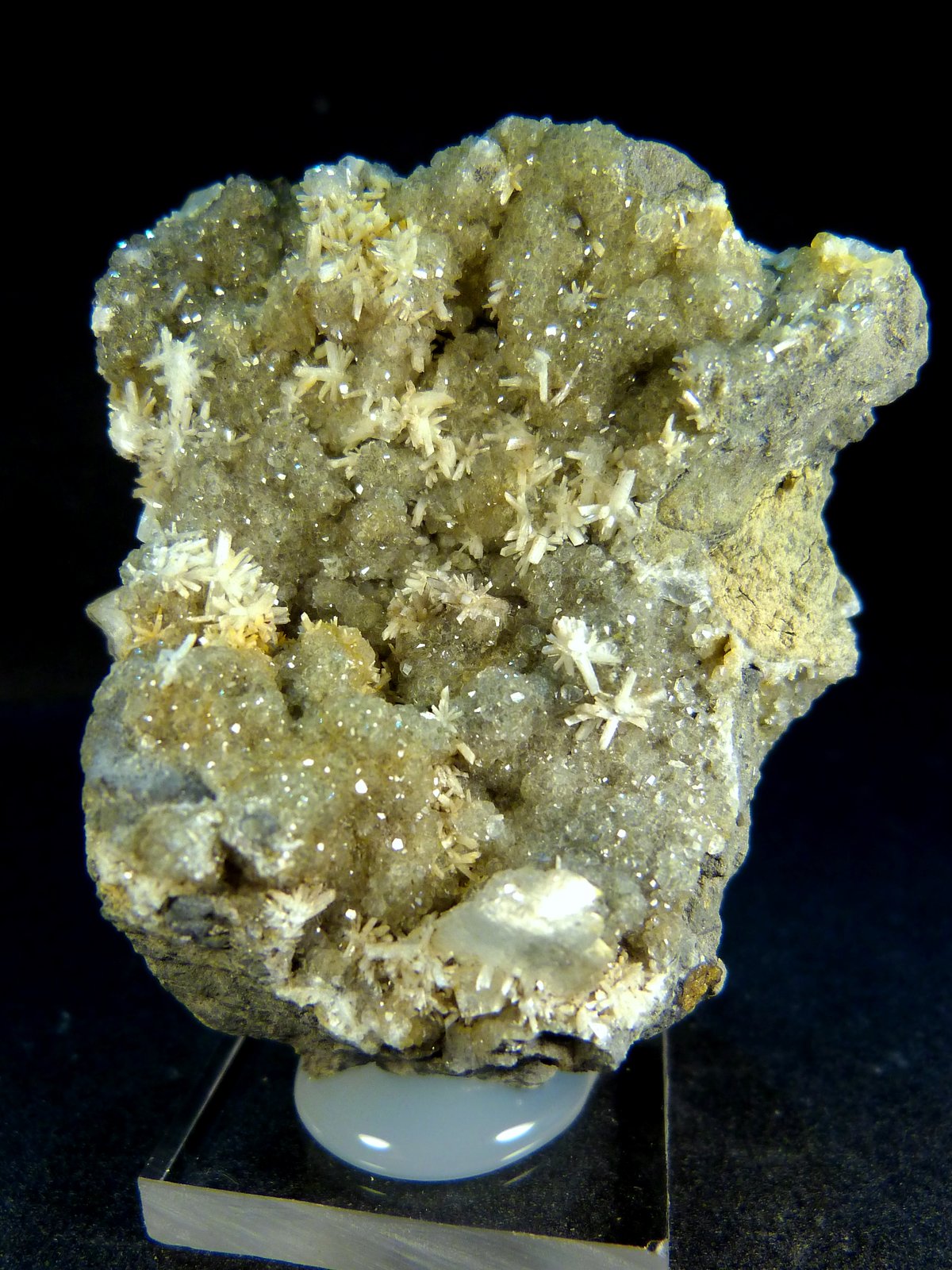 Analcima, heulandita y laumontita
4,5 x 5 x 4 cm.
(Autor: Felipe Abolafia)