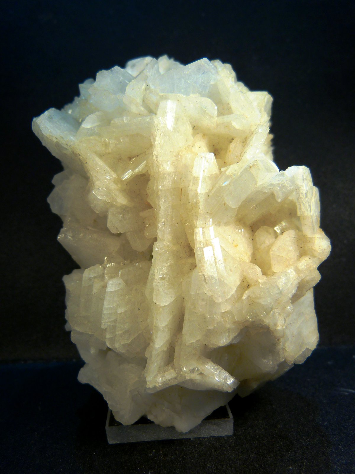 Albita (variedad cleavelandita)
9 x 6 x 5 cm.
(Autor: Felipe Abolafia)