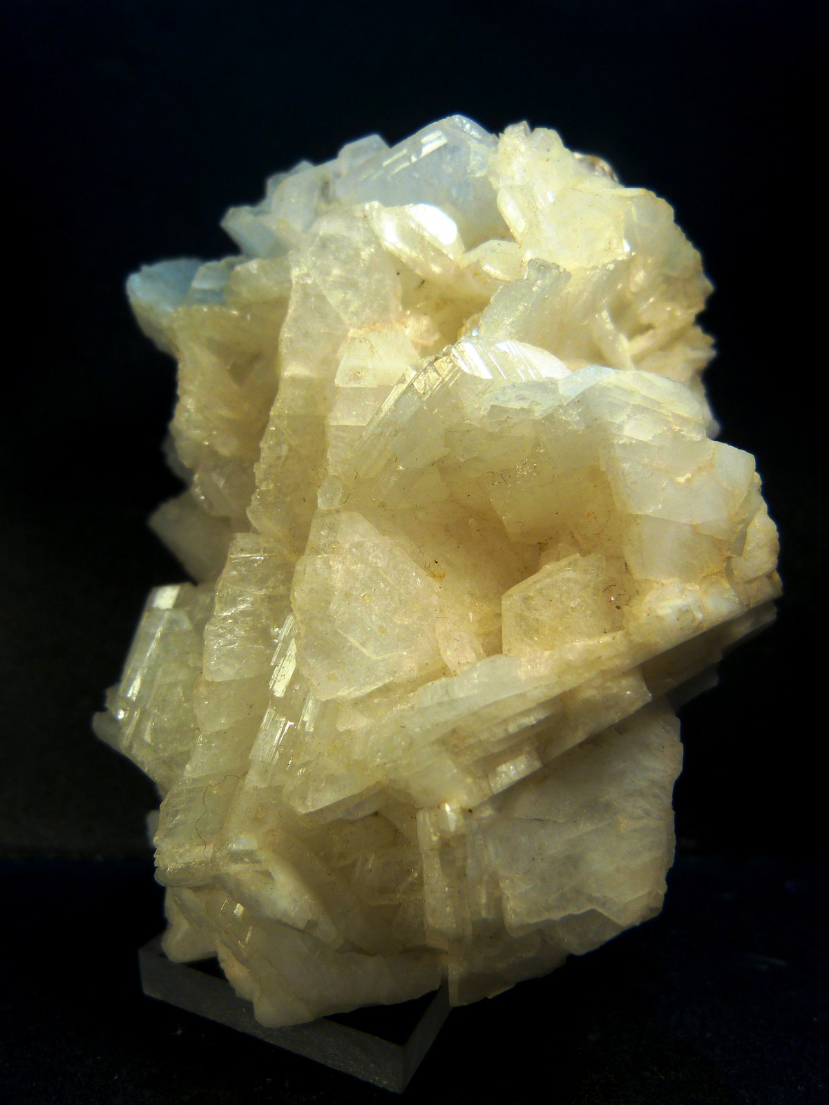 Albita (variedad cleavelandita)
9 x 6 x 5 cm.
(Autor: Felipe Abolafia)