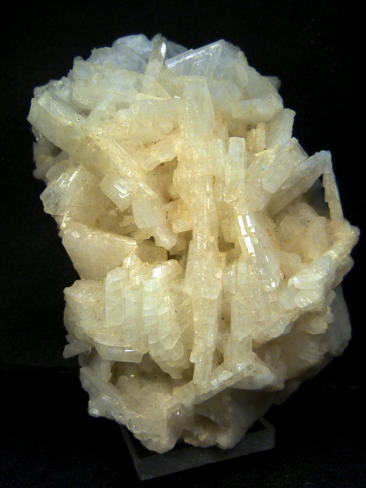 Albita (variedad cleavelandita)
9 x 6 x 5 cm.
(Autor: Felipe Abolafia)
