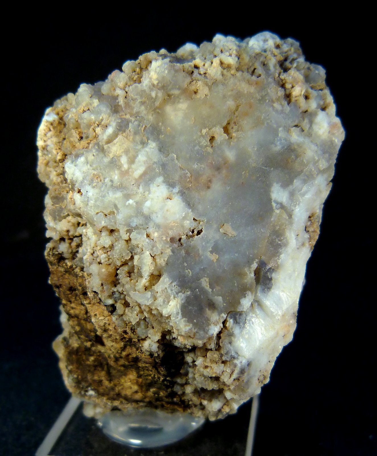 Cuarzo (variedad calcedonia) y moganita
5 x 3,5 x 4 cm.
(Autor: Felipe Abolafia)