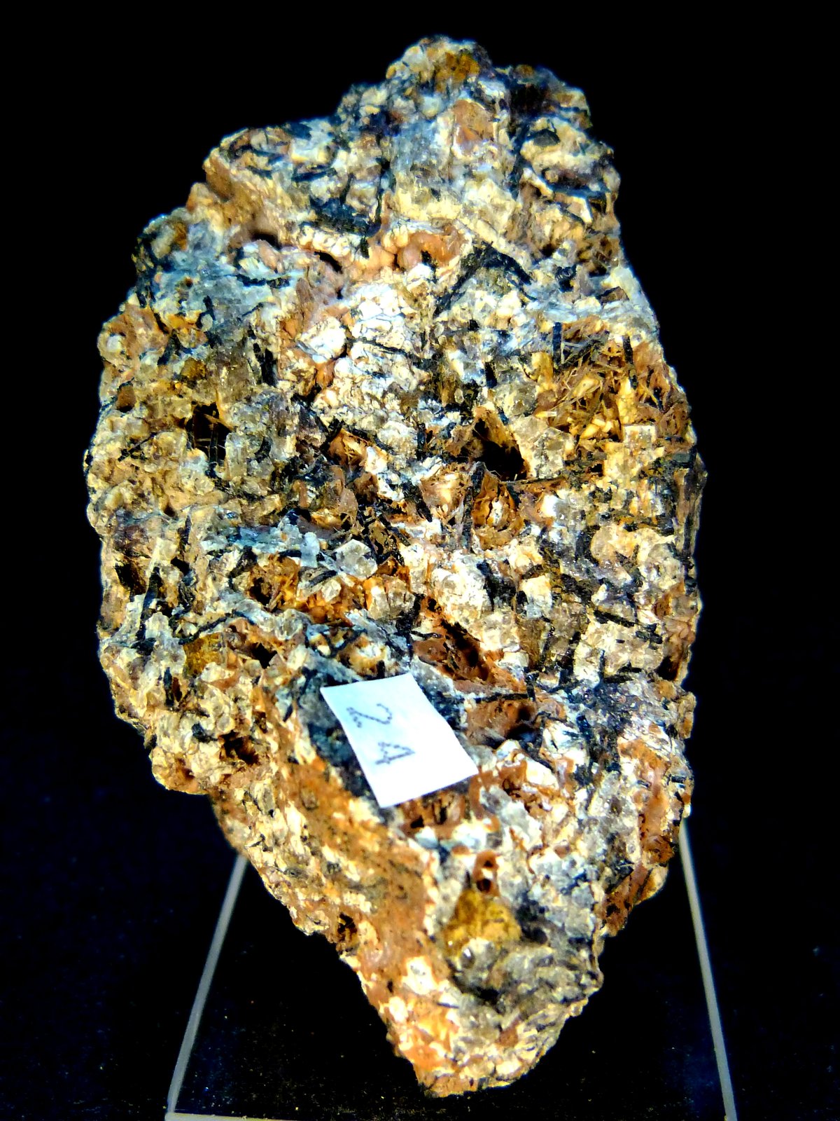 Ijolita fenitizada
6 x 4 x 4 cm.
(Autor: Felipe Abolafia)