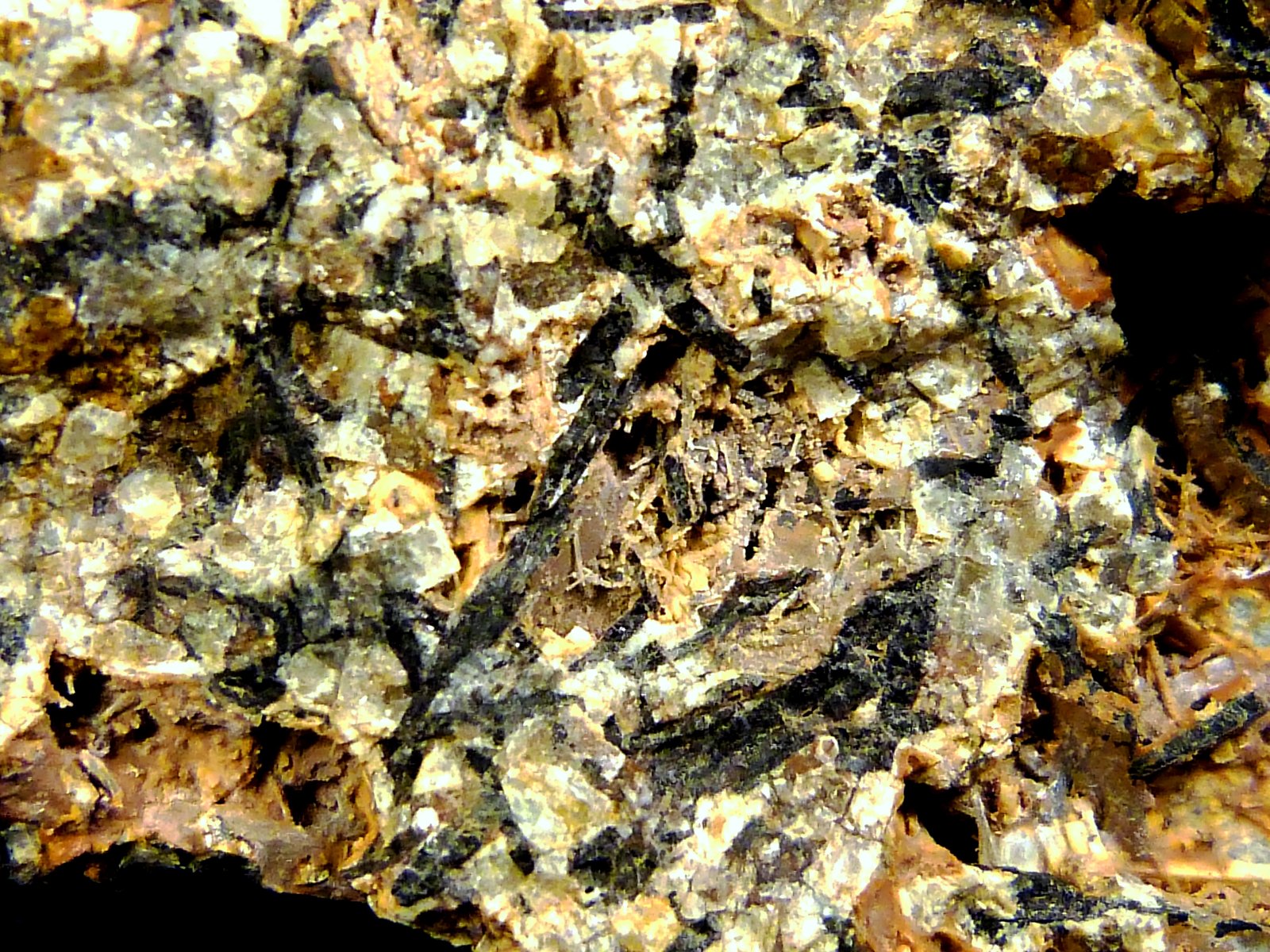 Ijolita fenitizada
6 x 4 x 4 cm.
(Autor: Felipe Abolafia)