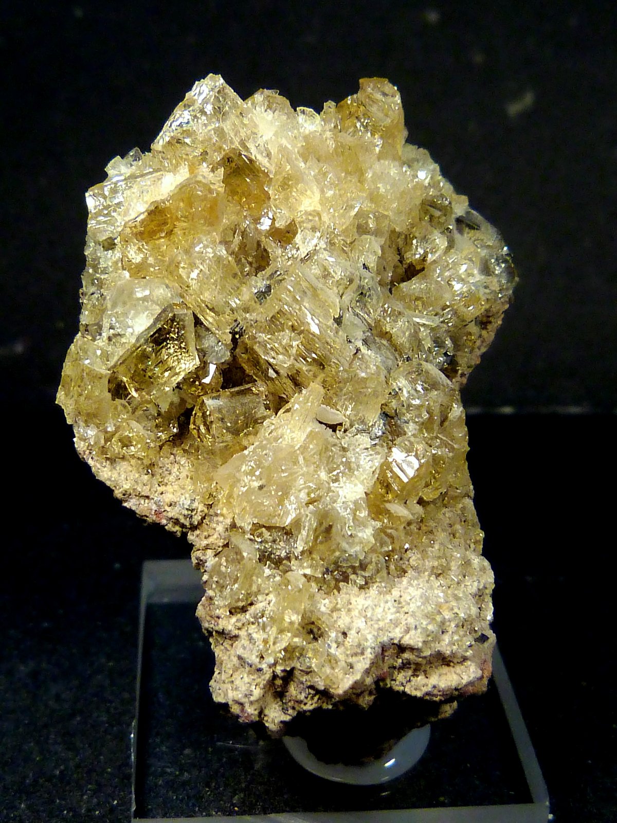 Fluorapatito (variedad esparraguina)
5 x 4,5 x 3 cm.
(Autor: Felipe Abolafia)