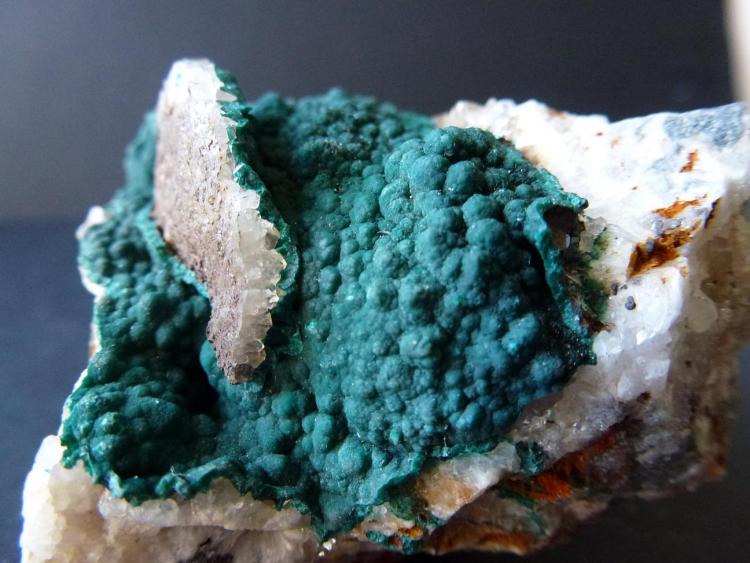 Pseudomalaquita y Libethenita sobre Cuarzo
6 x 5 cm.
(Autor: javier ruiz martin)