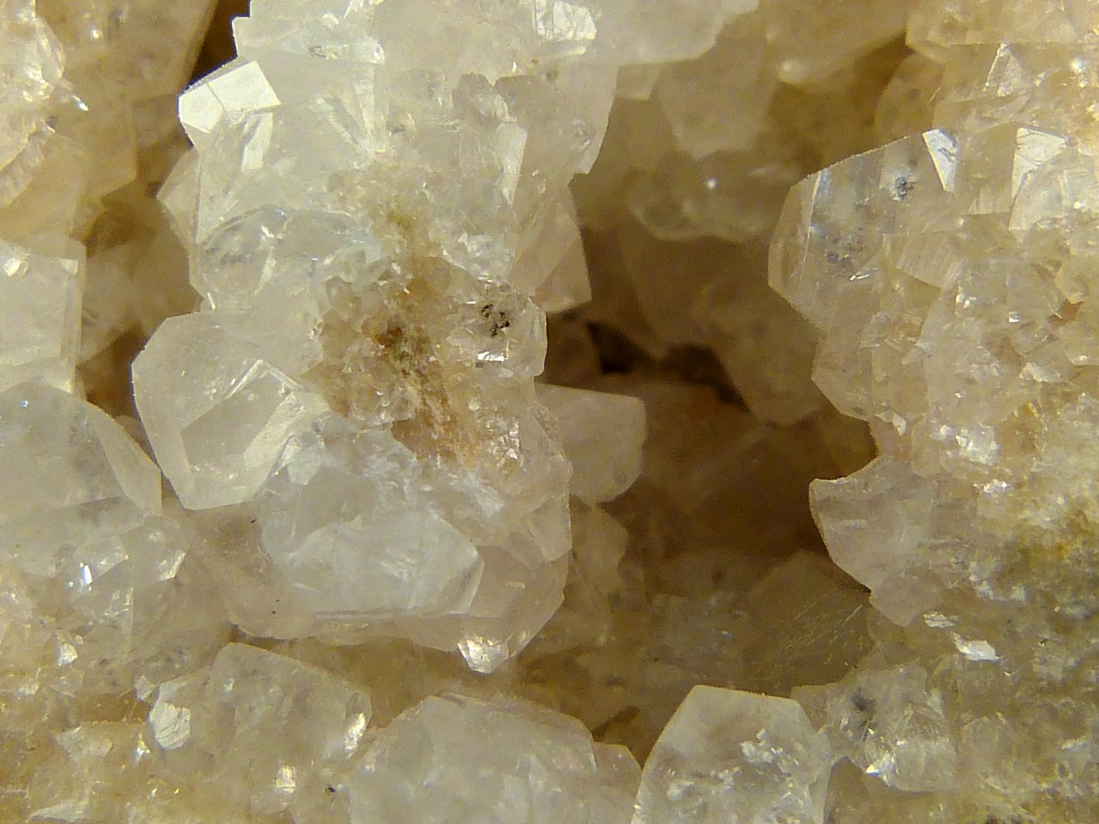 Calcita
4,5 x 5,5 x 3,5 cm.
(Autor: Felipe Abolafia)