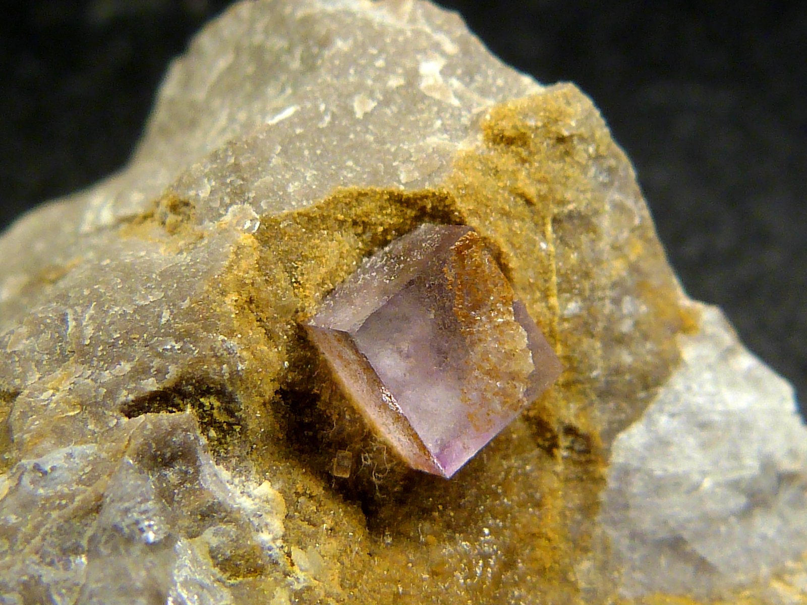 Fluorita
2,5 x 3 x 1,5 cm.
(Autor: Felipe Abolafia)