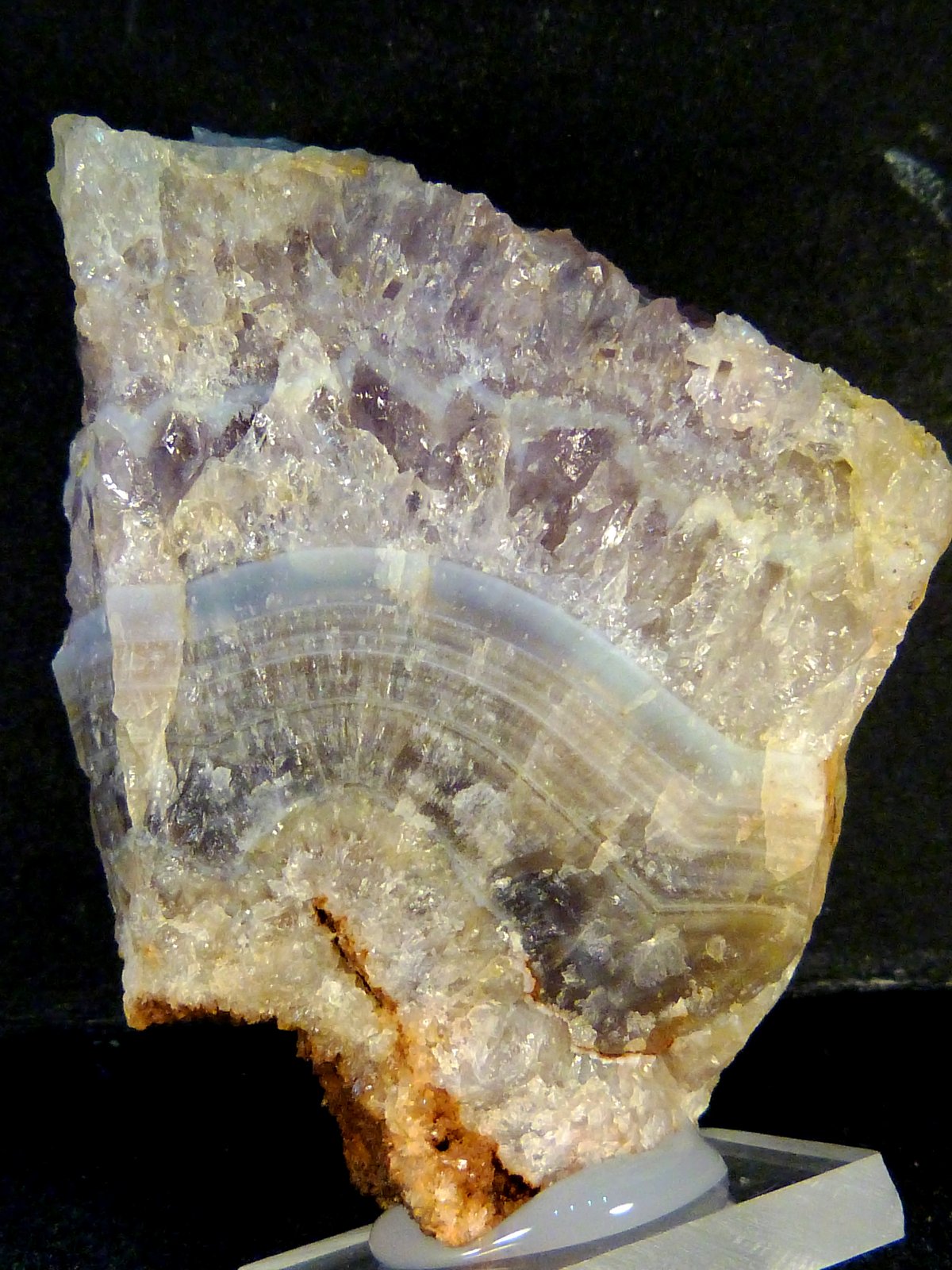 Cuarzo (variedad amatista)
5 x 6,5 x 4 cm.
(Autor: Felipe Abolafia)