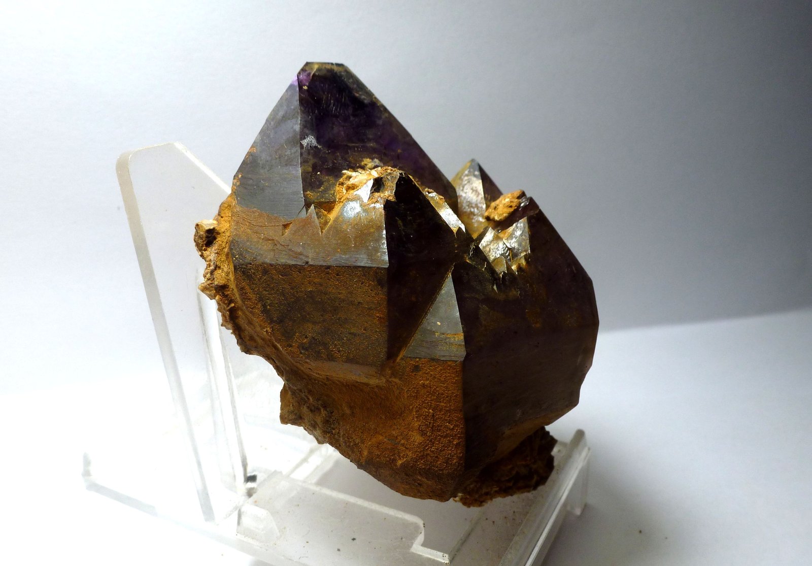 Cuarzo (variedad amatista)
Medida: 6,7 x 5 x 4 cm
(Autor: Sergio Pequeño)
