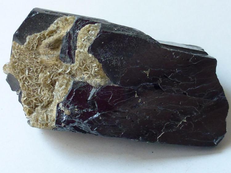 Ferberita y Siderita
6 x 3 cm.
(Autor: javier ruiz martin)