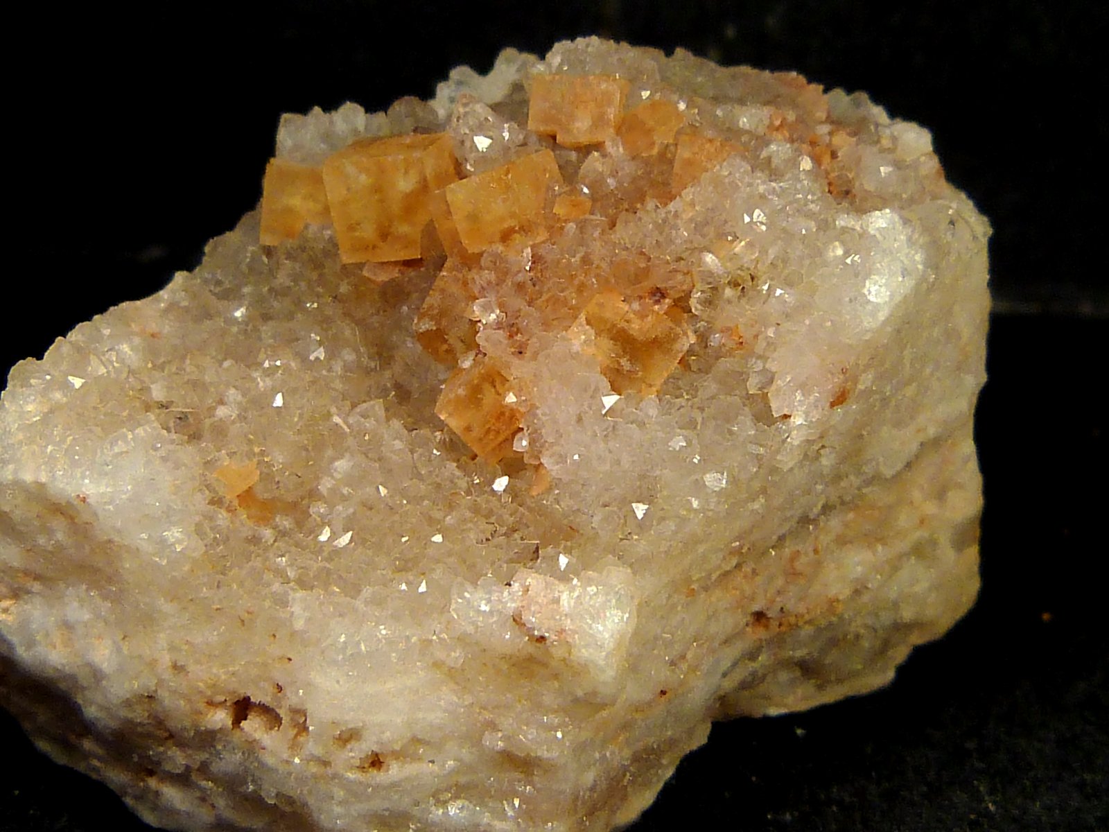 Cuarzo con fluorita
4 x 3 x 2,5 cm.
(Autor: Felipe Abolafia)