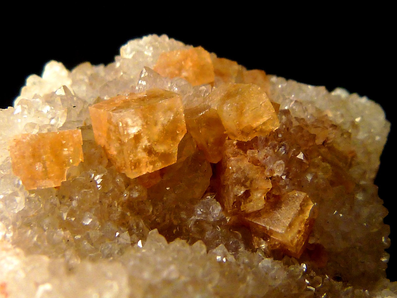 Cuarzo con fluorita
4 x 3 x 2,5 cm.
(Autor: Felipe Abolafia)