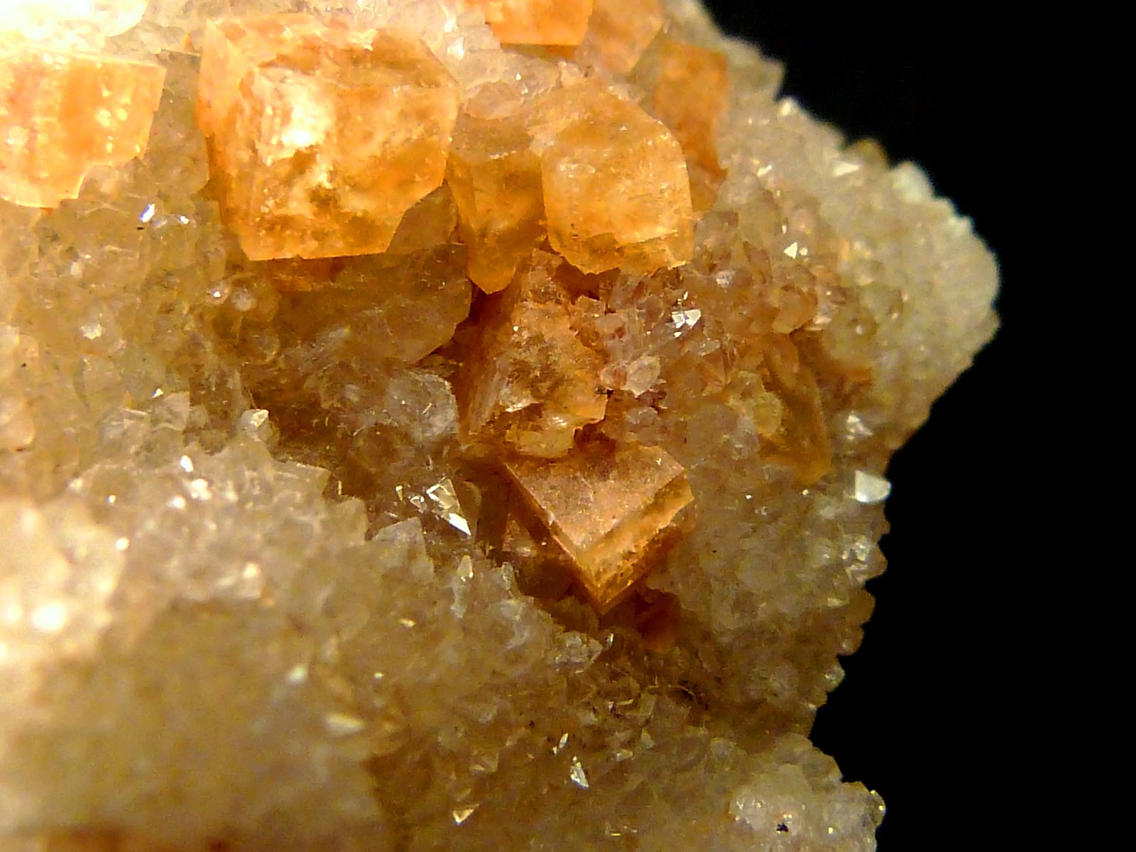 Cuarzo con fluorita
4 x 3 x 2,5 cm.
(Autor: Felipe Abolafia)
