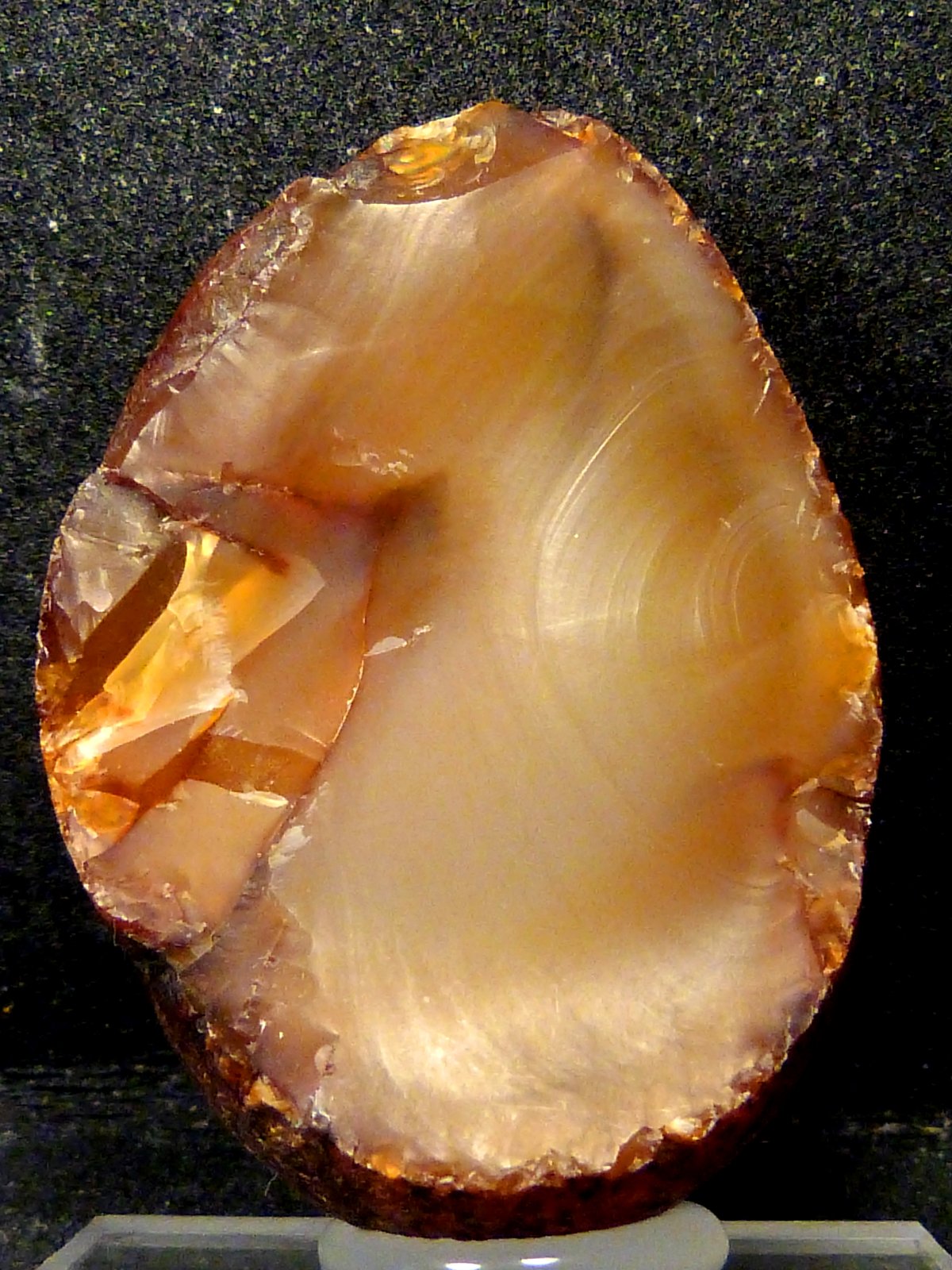 Cuarzo (variedad calcedonia)
3,5 x 2,5 x 2 cm.
(Autor: Felipe Abolafia)
