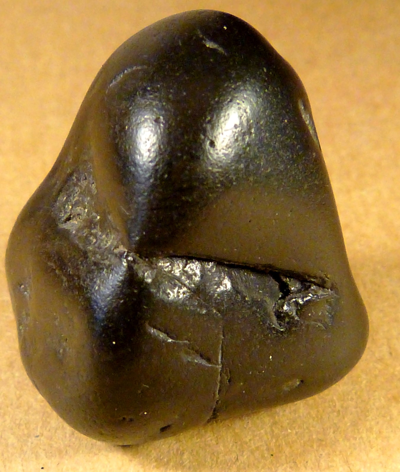 Cuarzo (variedad calcedonia)
2 x 2,5 x 1,5 cm.
(Autor: Felipe Abolafia)