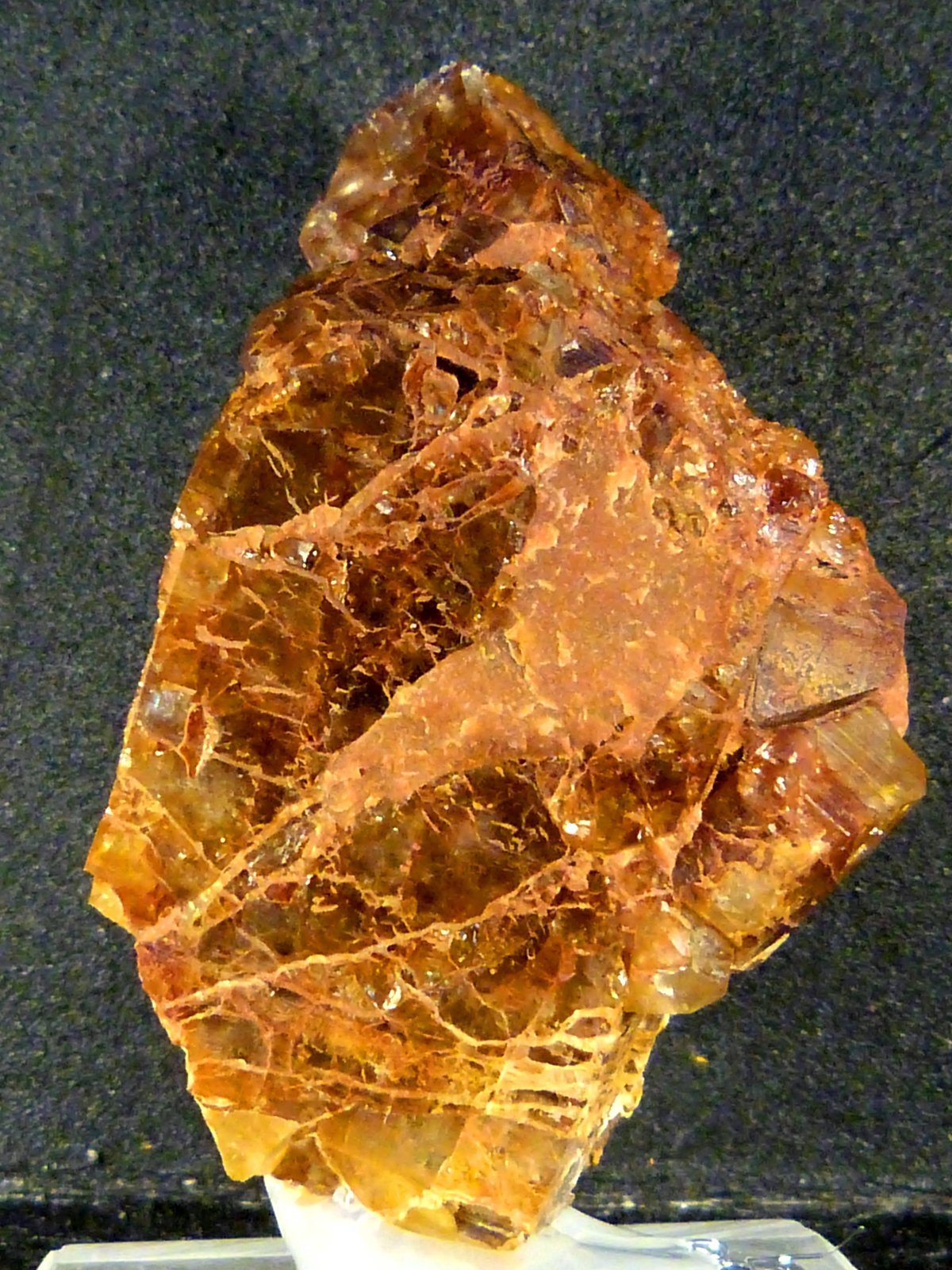 Topacio
4,5 x 2 x 2,5 cm.
(Autor: Felipe Abolafia)