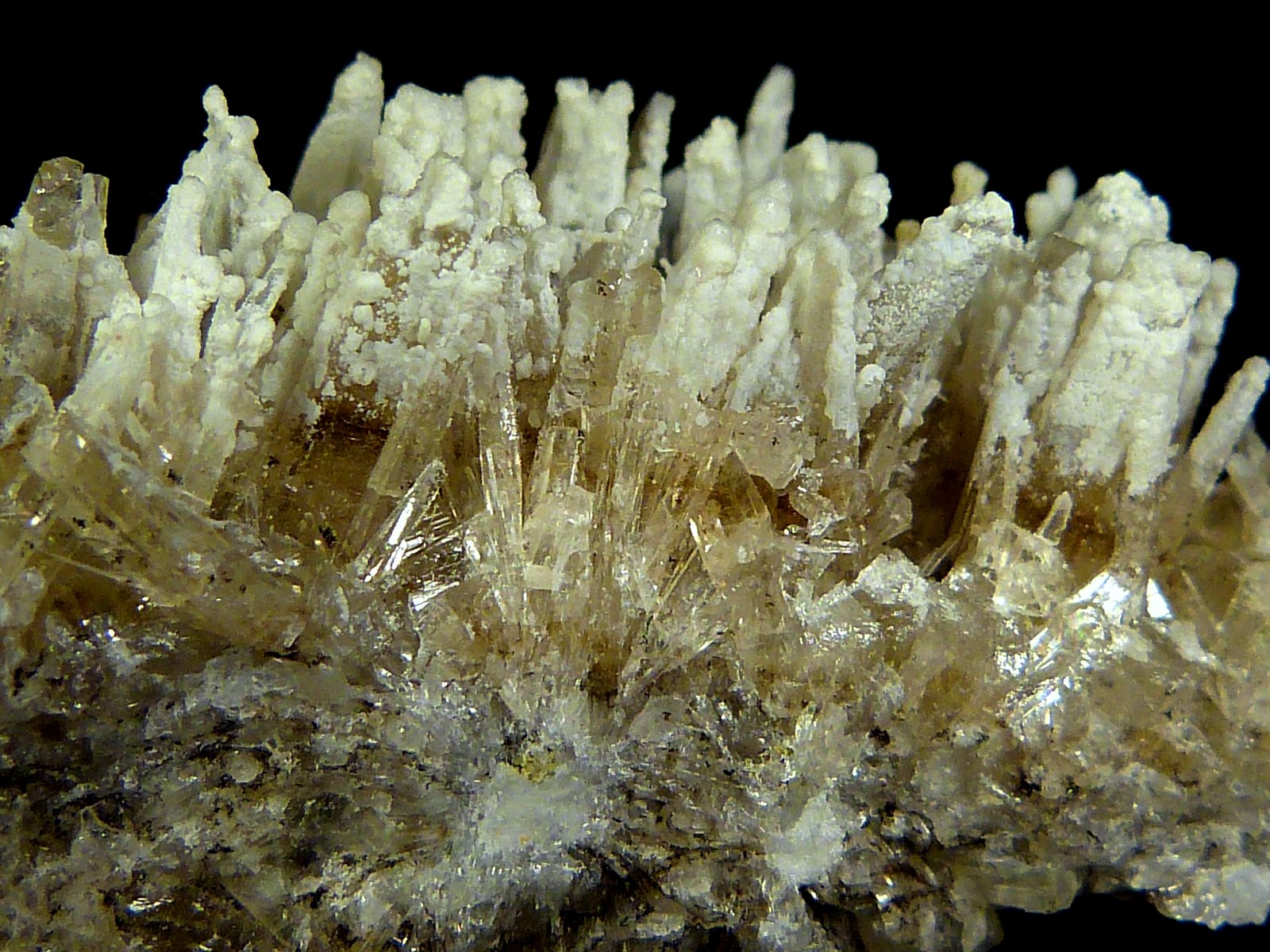 Aragonito
5 x 2,5 x 2,5 cm.
(Autor: Felipe Abolafia)