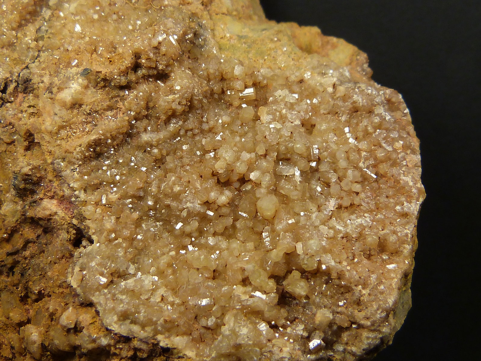Piromorfita
8 x 7,5 x 3 cm.
(Autor: Felipe Abolafia)