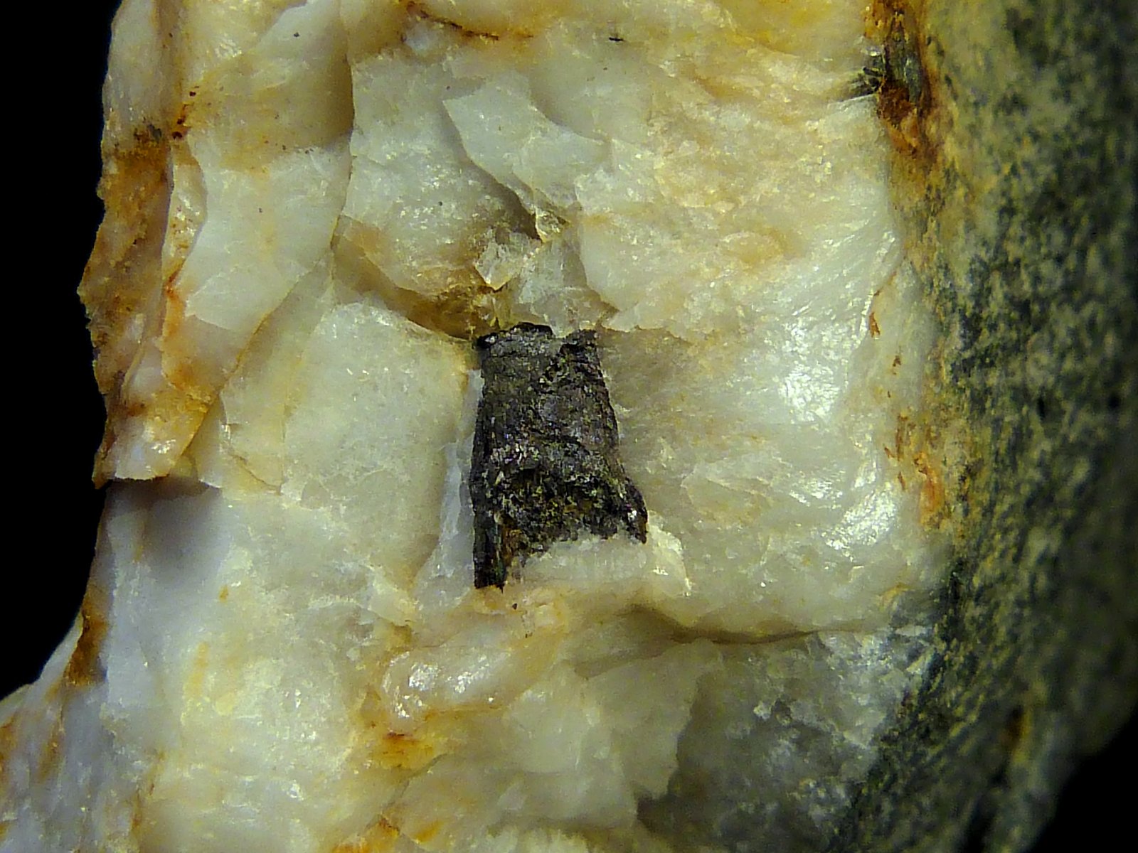 Wolframita
2 x 6 x 4,5 cm.
(Autor: Felipe Abolafia)