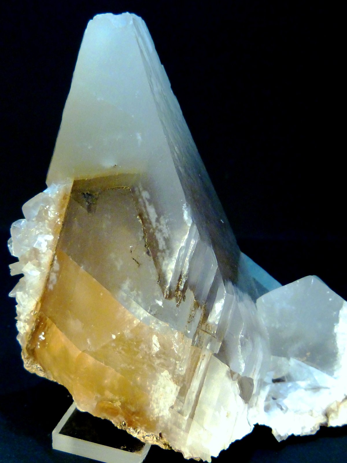 Calcita
7,5 x 5 x 8 cm.
(Autor: Felipe Abolafia)
