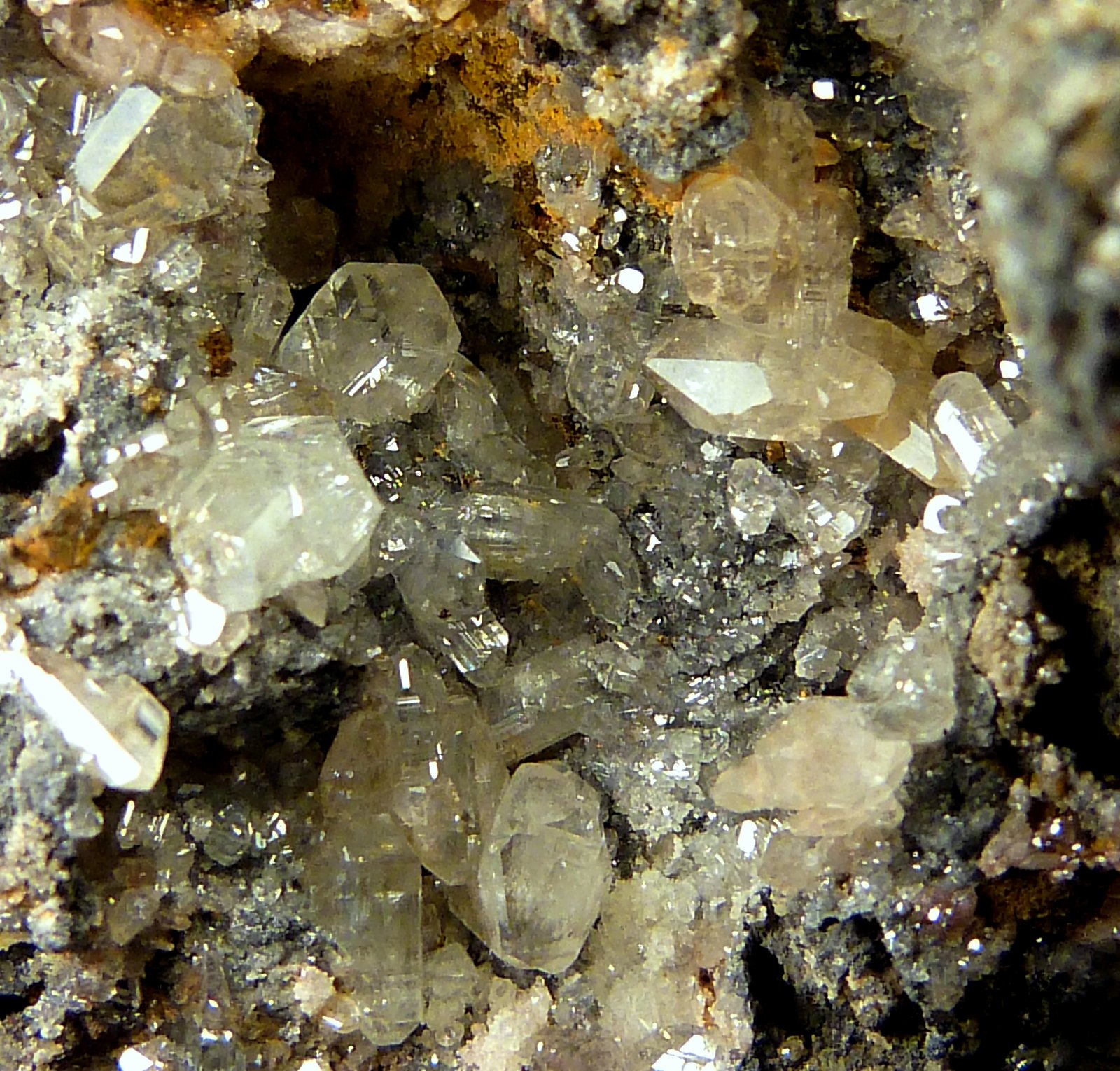 Cerusita
7 x 7 x 5 cm.
(Autor: Felipe Abolafia)