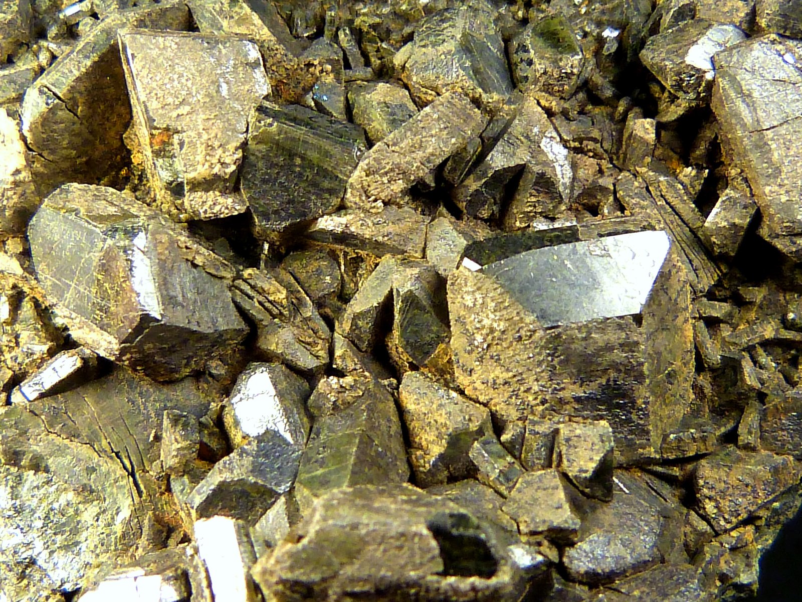 Epidota
5 x 5 x 2 cm.
(Autor: Felipe Abolafia)
