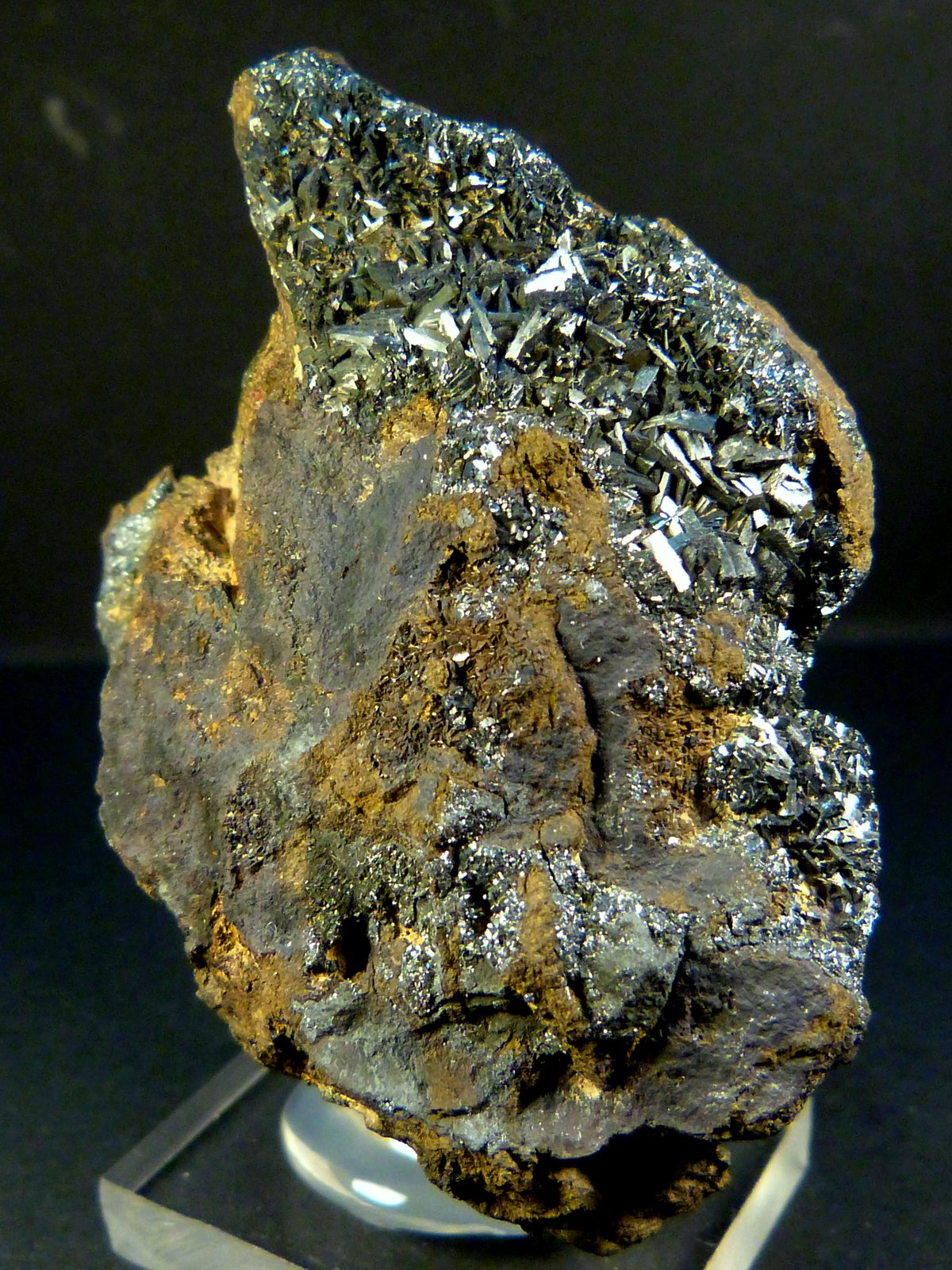 Pirolusita
4 x 5,5 x 3 cm.
(Autor: Felipe Abolafia)