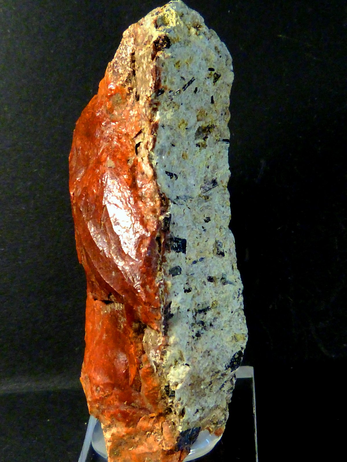 Cuarzo (variedad jaspe)
3,5 x 6 x 2 cm.
(Autor: Felipe Abolafia)