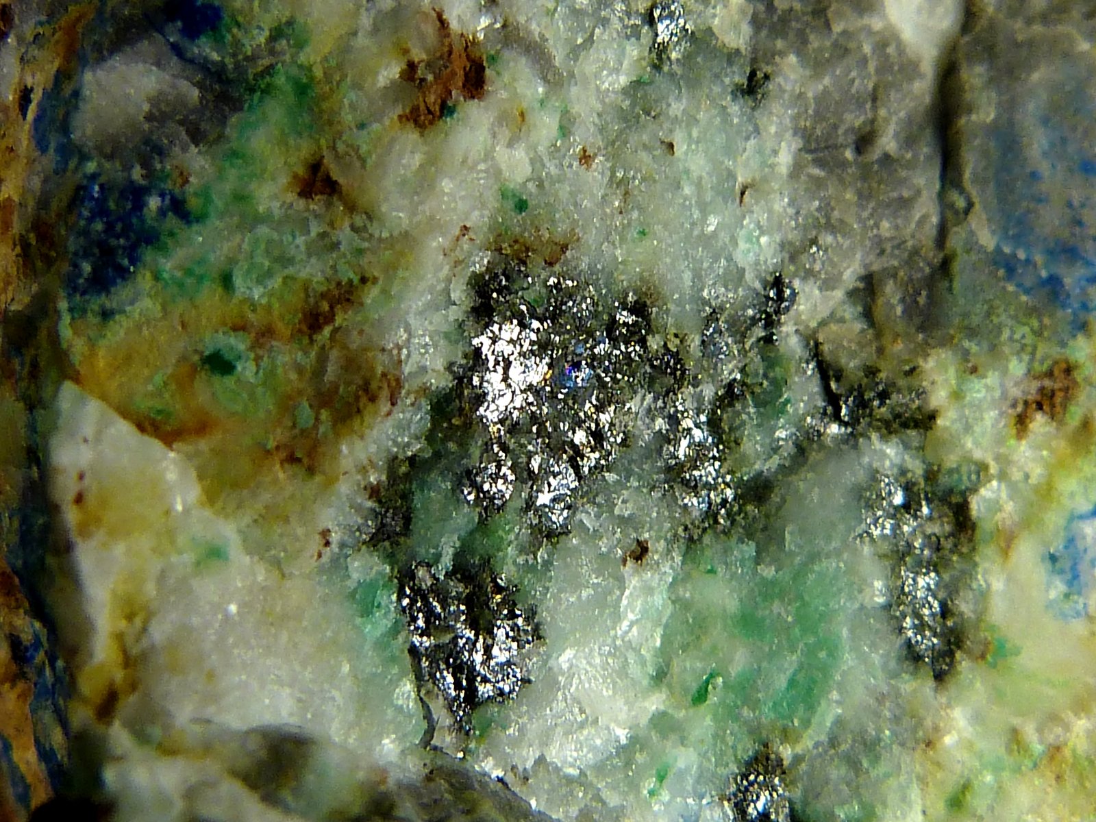Tetraedrita y Azurita
4,5 x 7,5 x 2 cm.
(Autor: Felipe Abolafia)