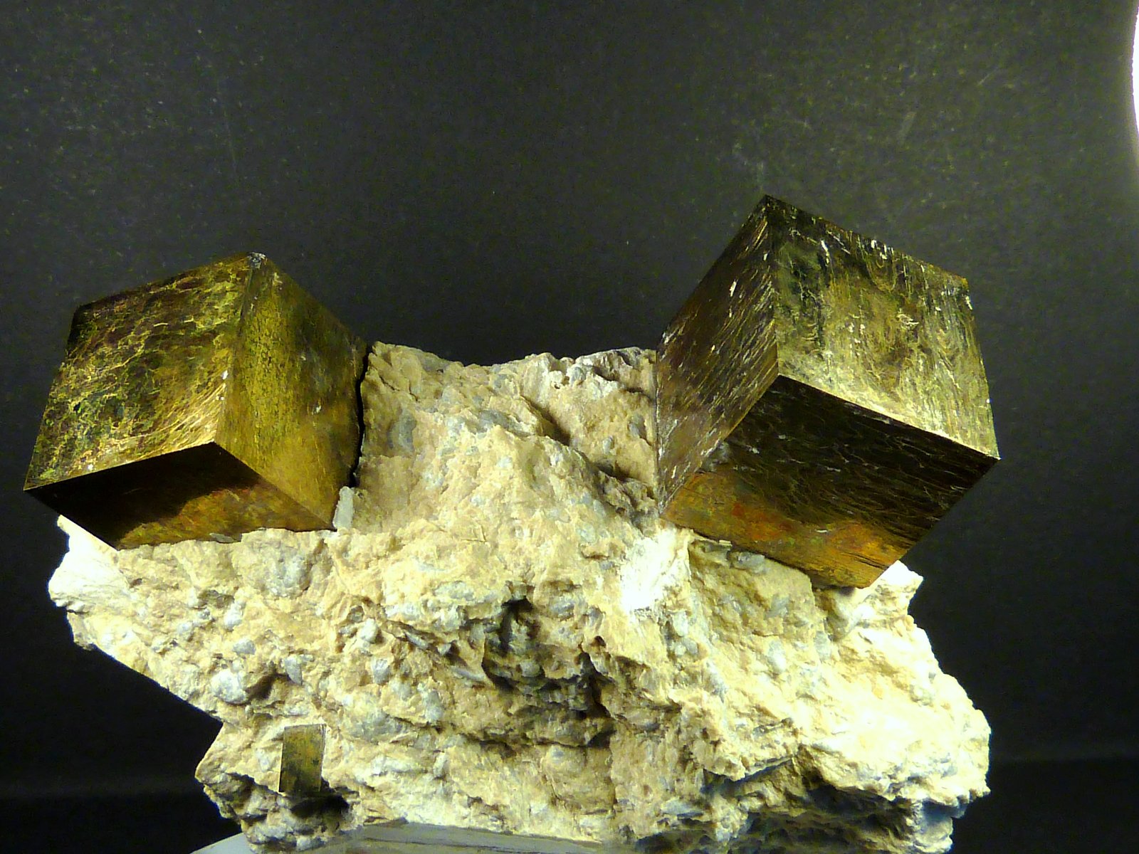 Pirita
8 x 5 cm.
(Autor: Felipe Abolafia)