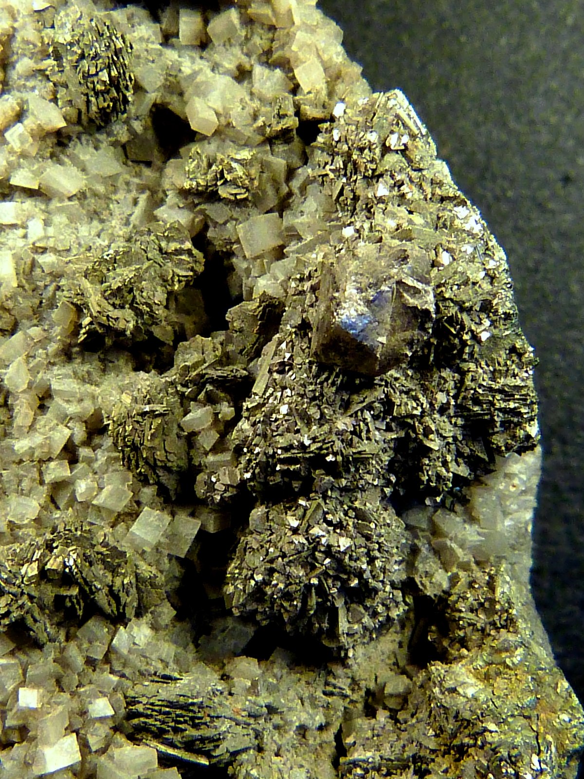 Siegenita
5 x 3 x 1,5 cm.
(Autor: Felipe Abolafia)