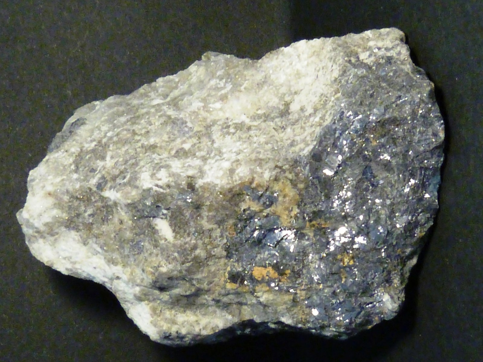 Galena y Yeso
7 x 5 x 3,5 cm.
(Autor: Felipe Abolafia)