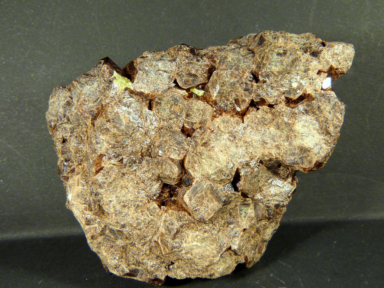 Andradita (Grupo Granate)
8 x 7 x 4 cm.
(Autor: Felipe Abolafia)