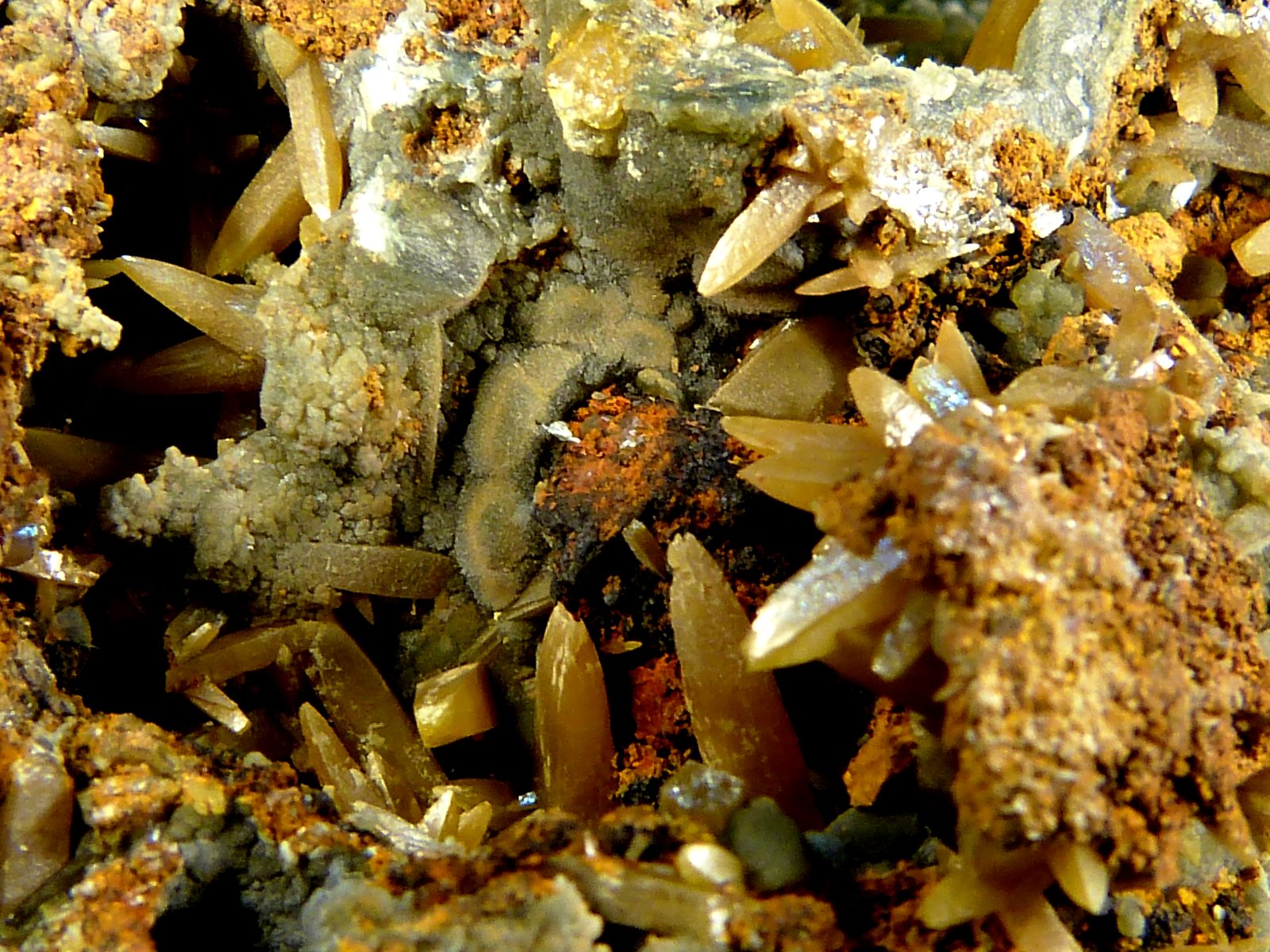 Wulfenita
8 x 5 x 5,5 cm.
(Autor: Felipe Abolafia)